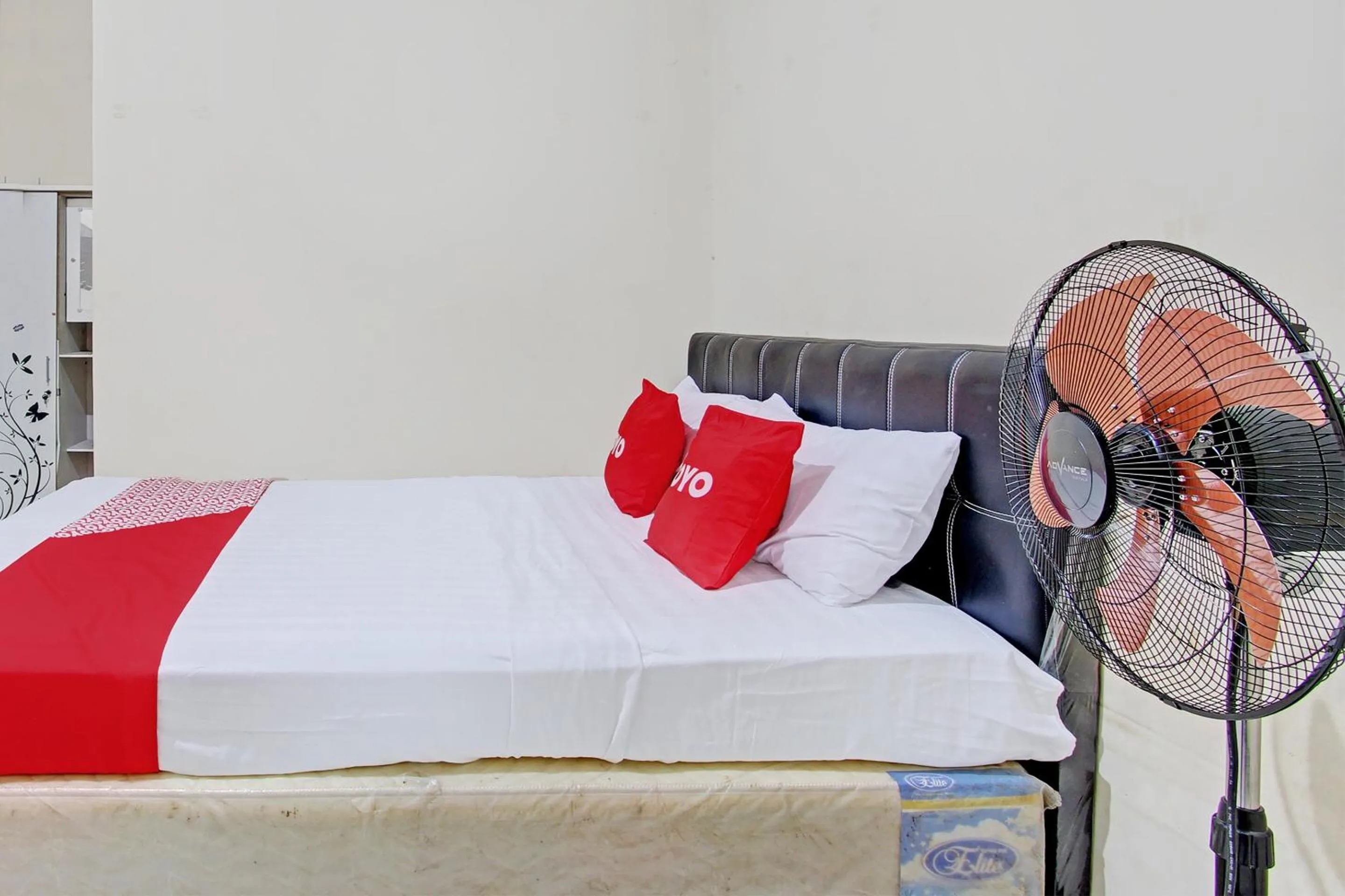 Bedroom, Bed in Hotel O Solo near Solo Safari formerly RR Guesthouse