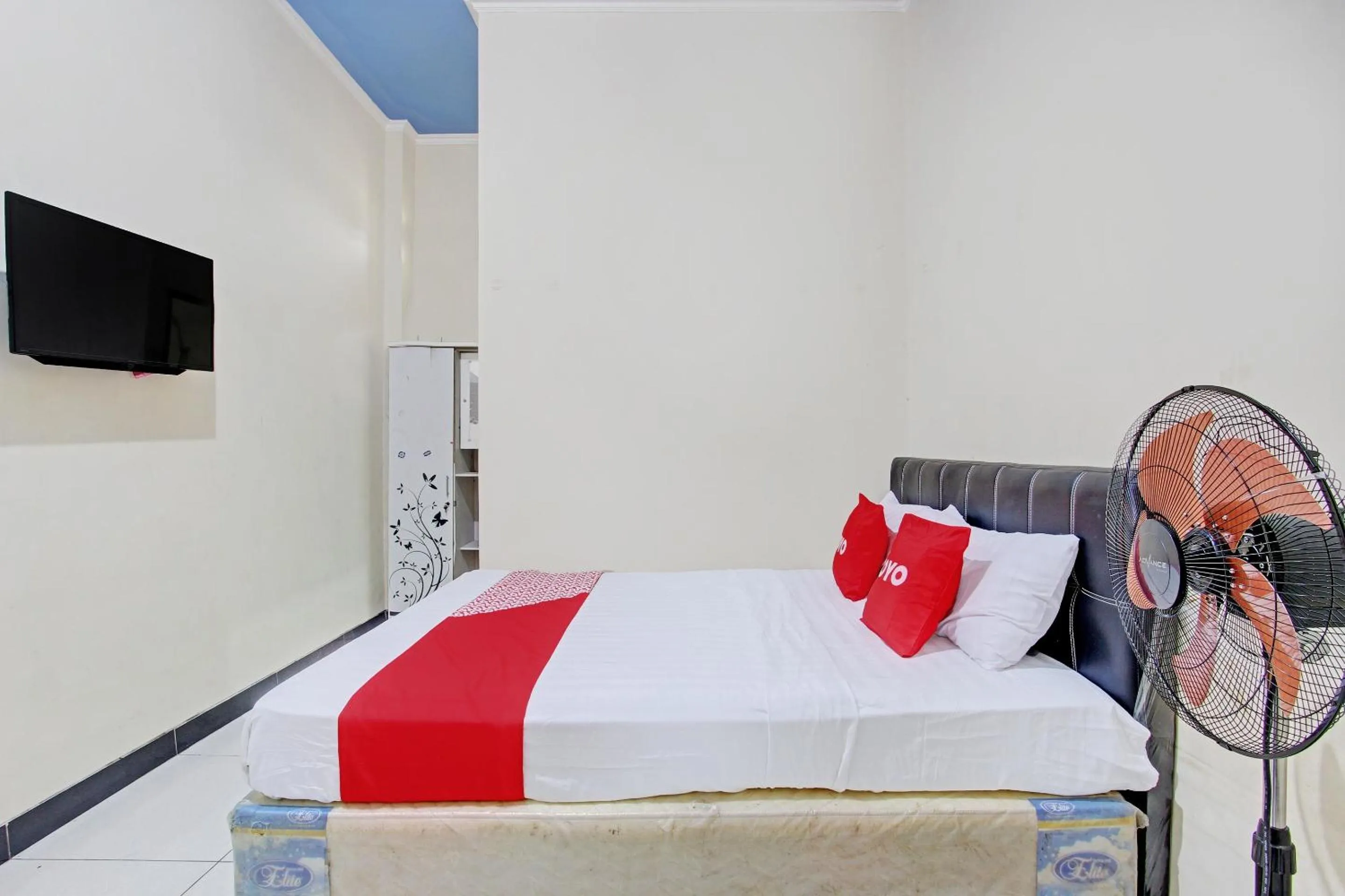 Bedroom, Bed in Hotel O Solo near Solo Safari formerly RR Guesthouse