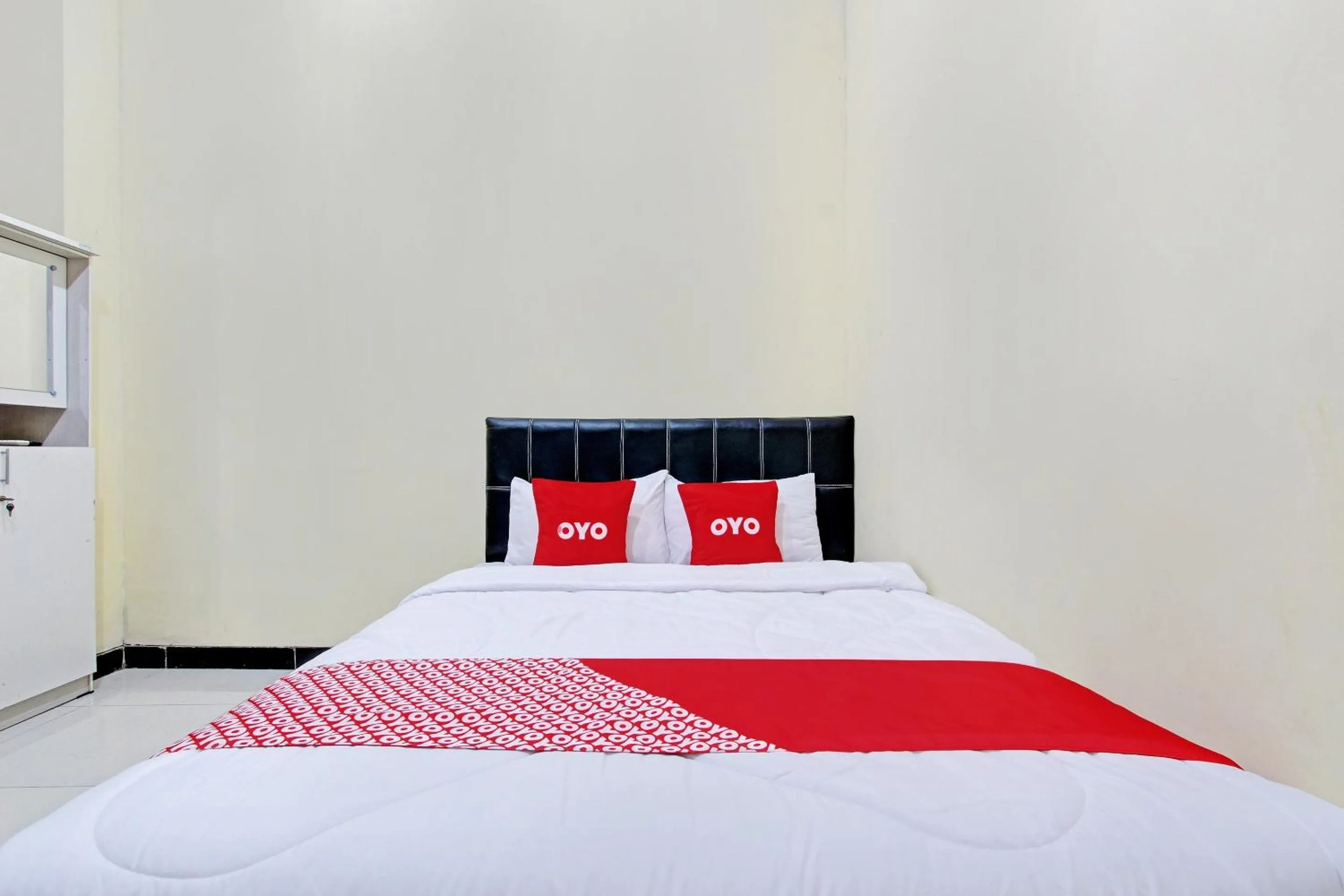 Bedroom, Bed in Hotel O Solo near Solo Safari formerly RR Guesthouse