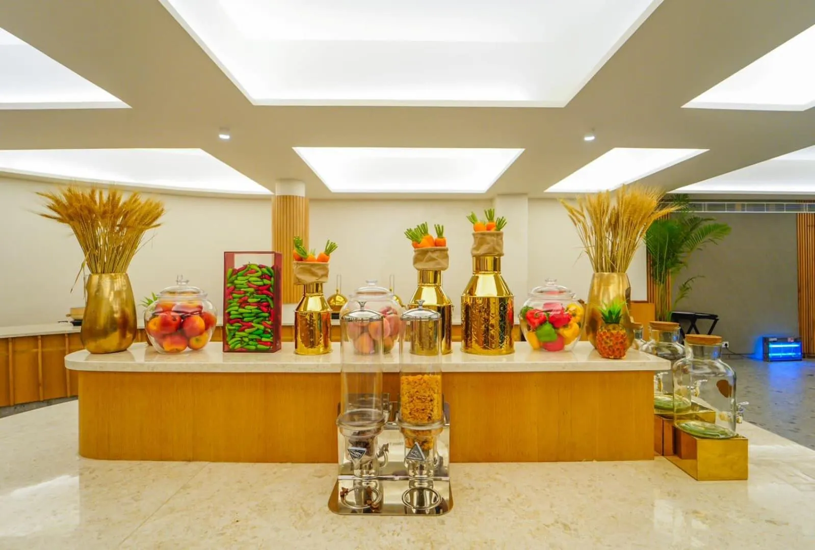 Food and drinks in Anantam Resort & Spa