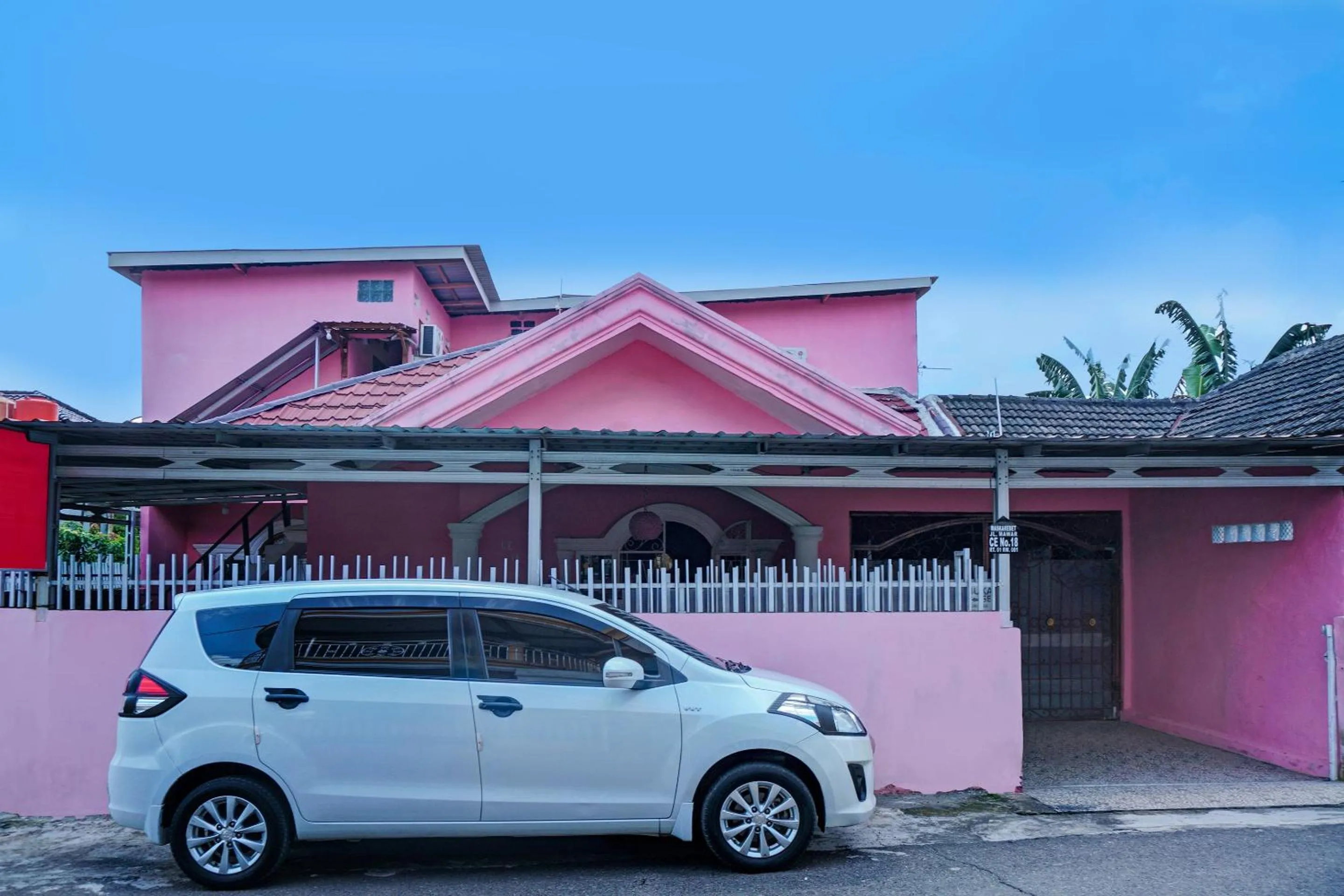 Facade/entrance in Hotel O Sulthan Homestay Syariah 3