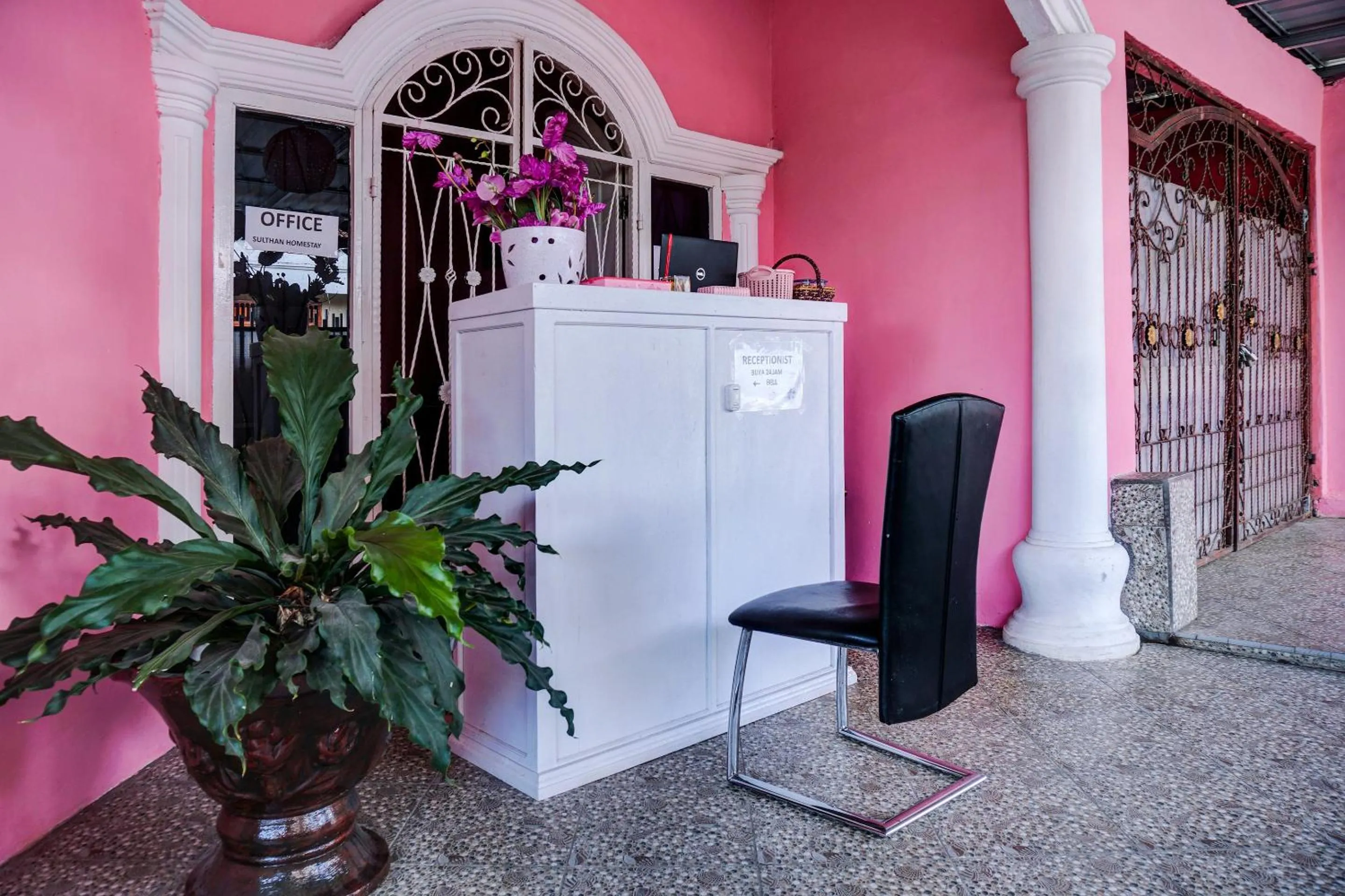 Lobby or reception in Hotel O Sulthan Homestay Syariah 3