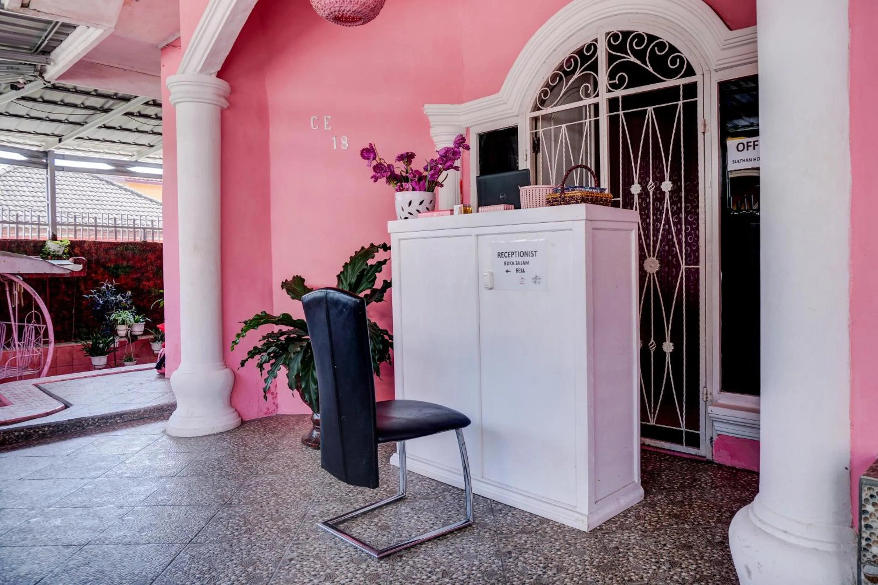 Lobby or reception in Hotel O Sulthan Homestay Syariah 3