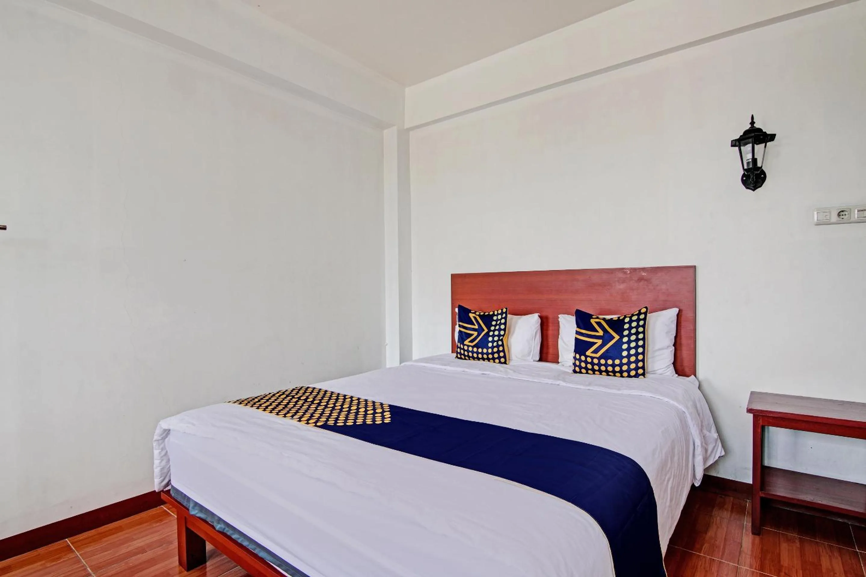 Bedroom, Bed in Hotel O Pondok Anggrek Syariah