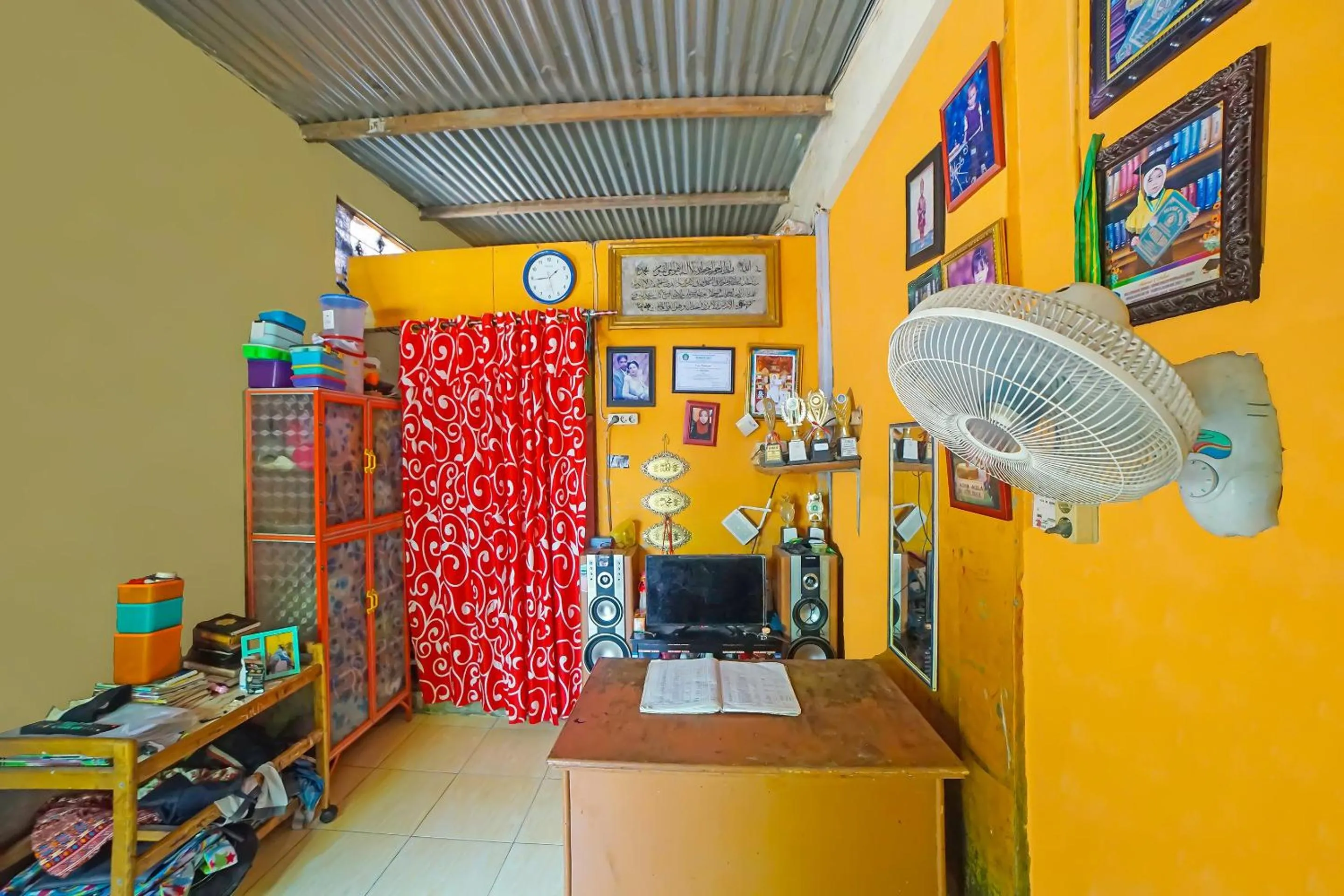 Lobby or reception in Hotel O Mandiri Inn