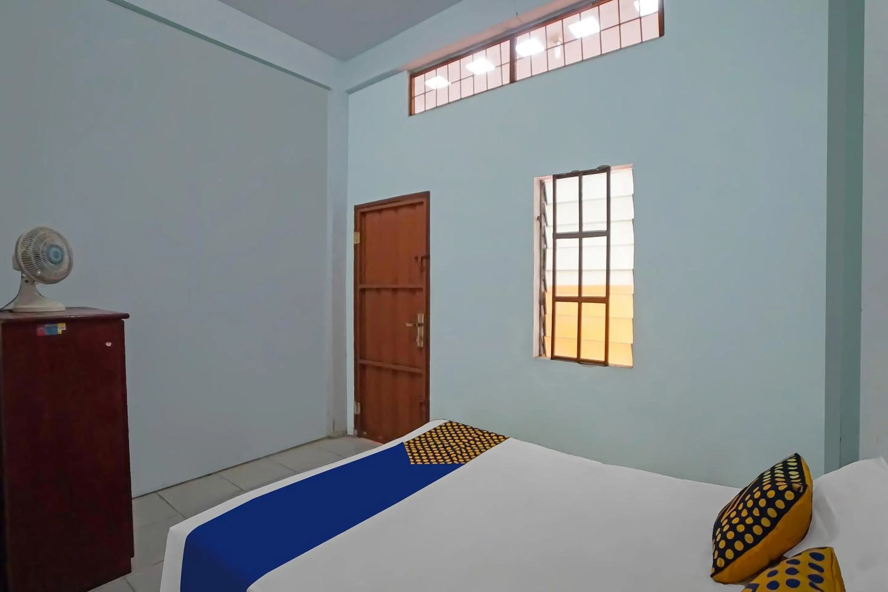 Bedroom, Bed in Hotel O Mandiri Inn