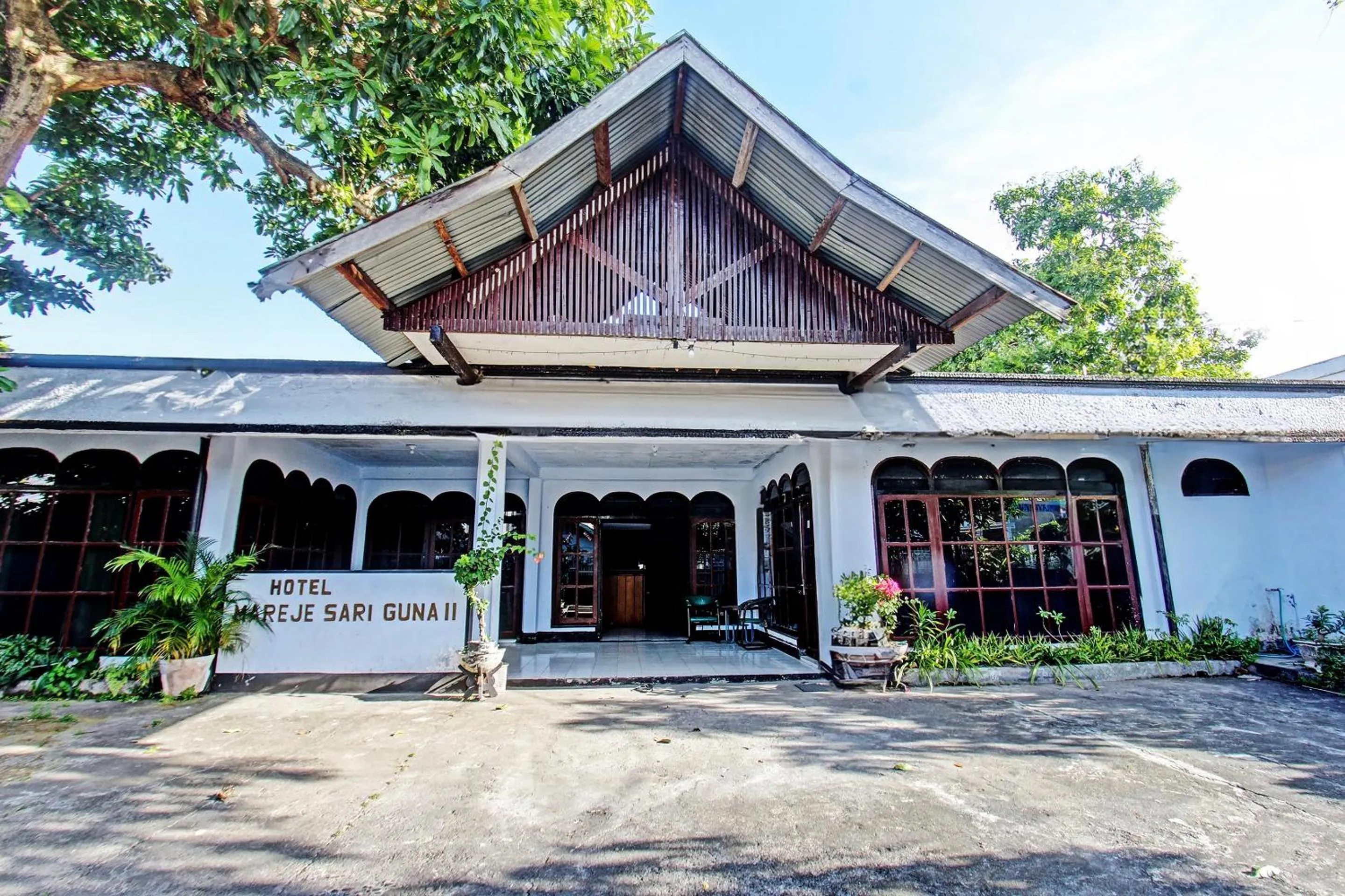 Facade/entrance in Hotel O Mareje Sariguna