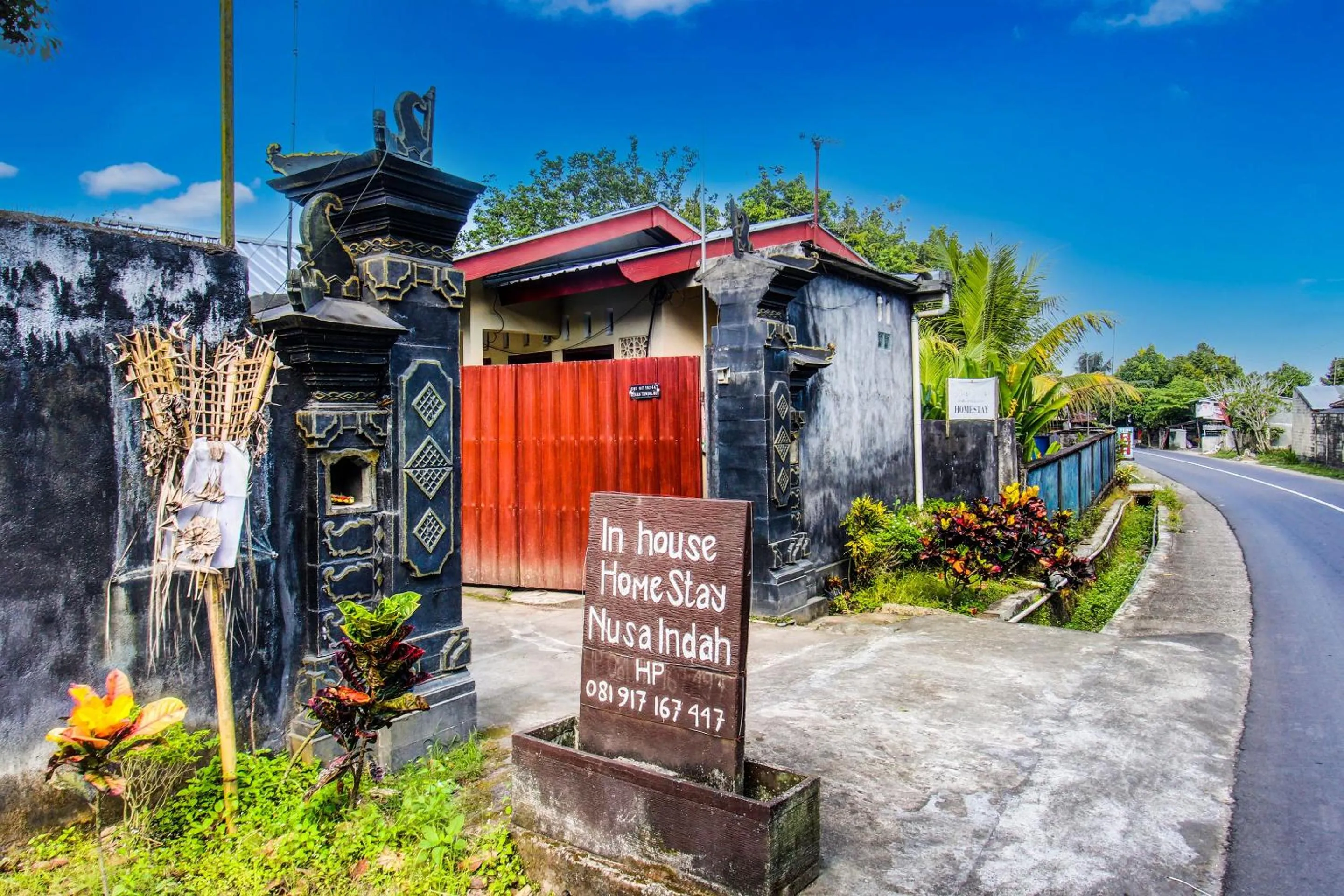 Facade/entrance in Hotel O Inn Homestay