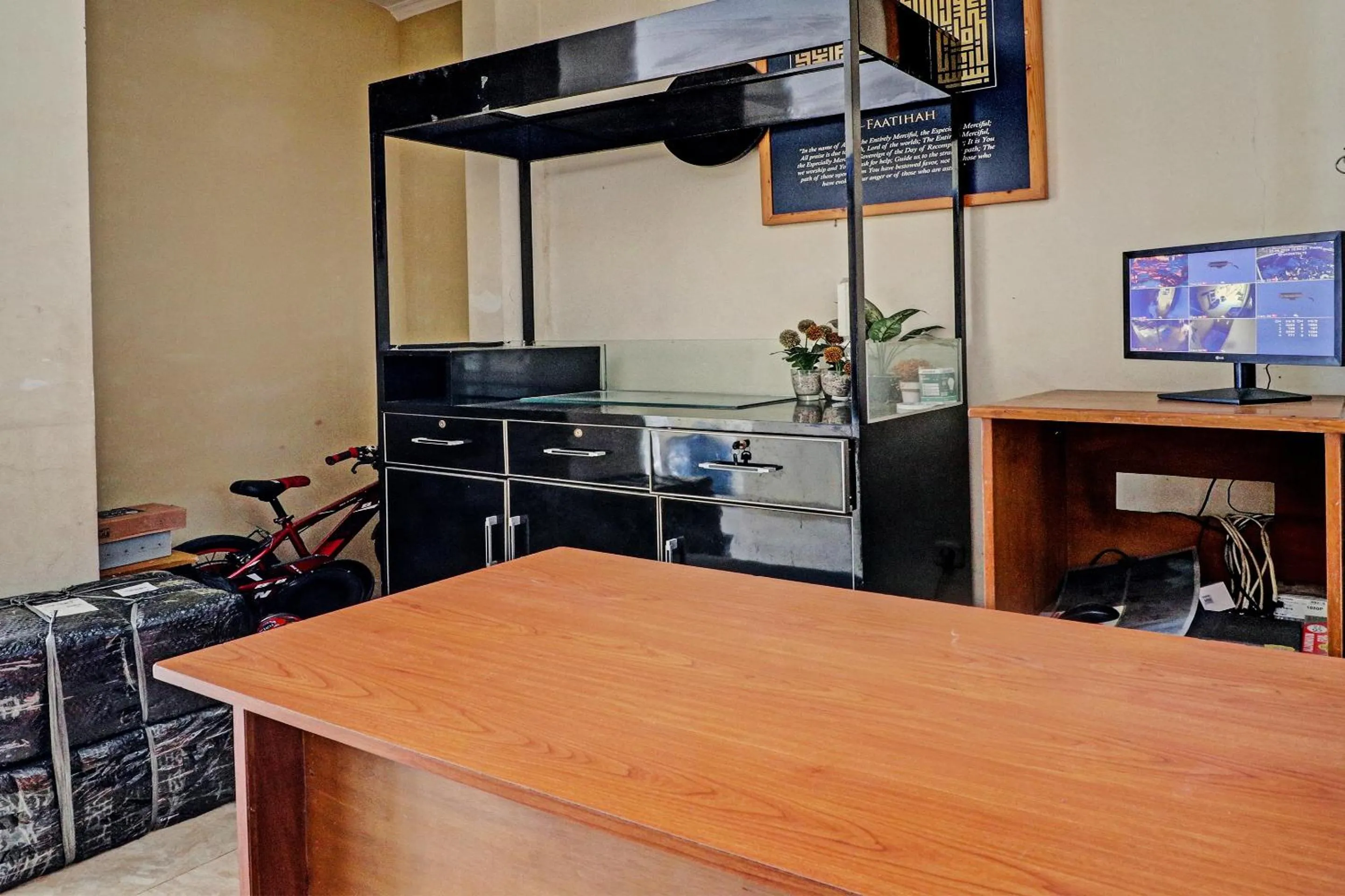 Lobby or reception in OYO Life 92630 Siliwangi Residence 63