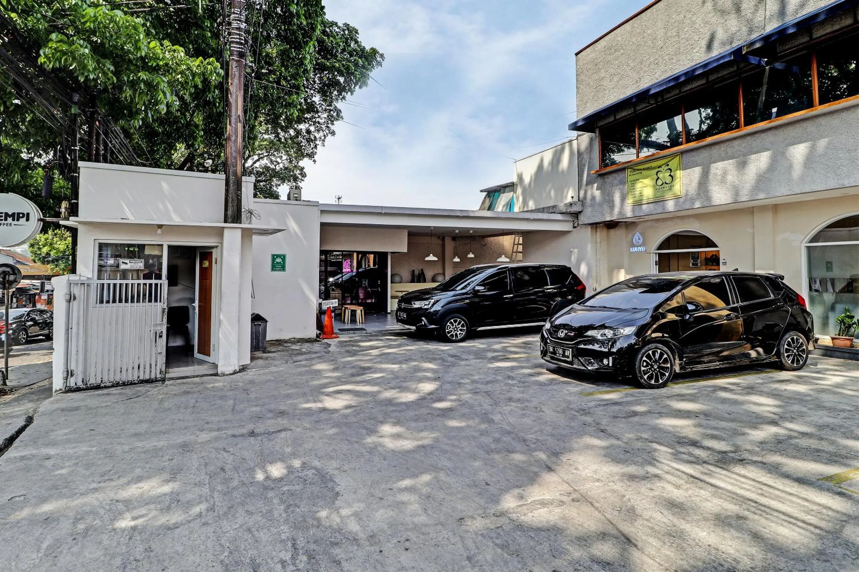 Facade/entrance in OYO Life 92630 Siliwangi Residence 63