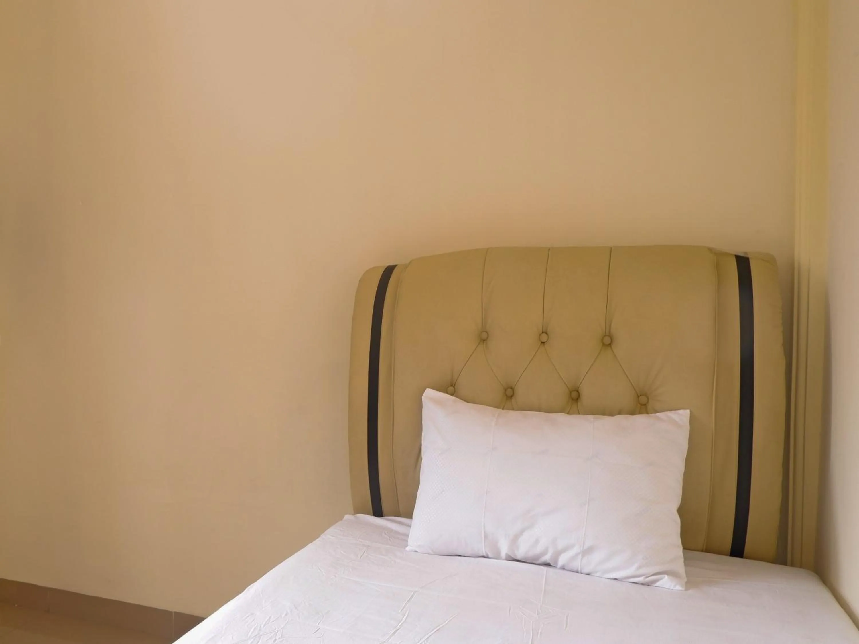 Bedroom, Bed in OYO Life 92632 Kost Pondok Kito