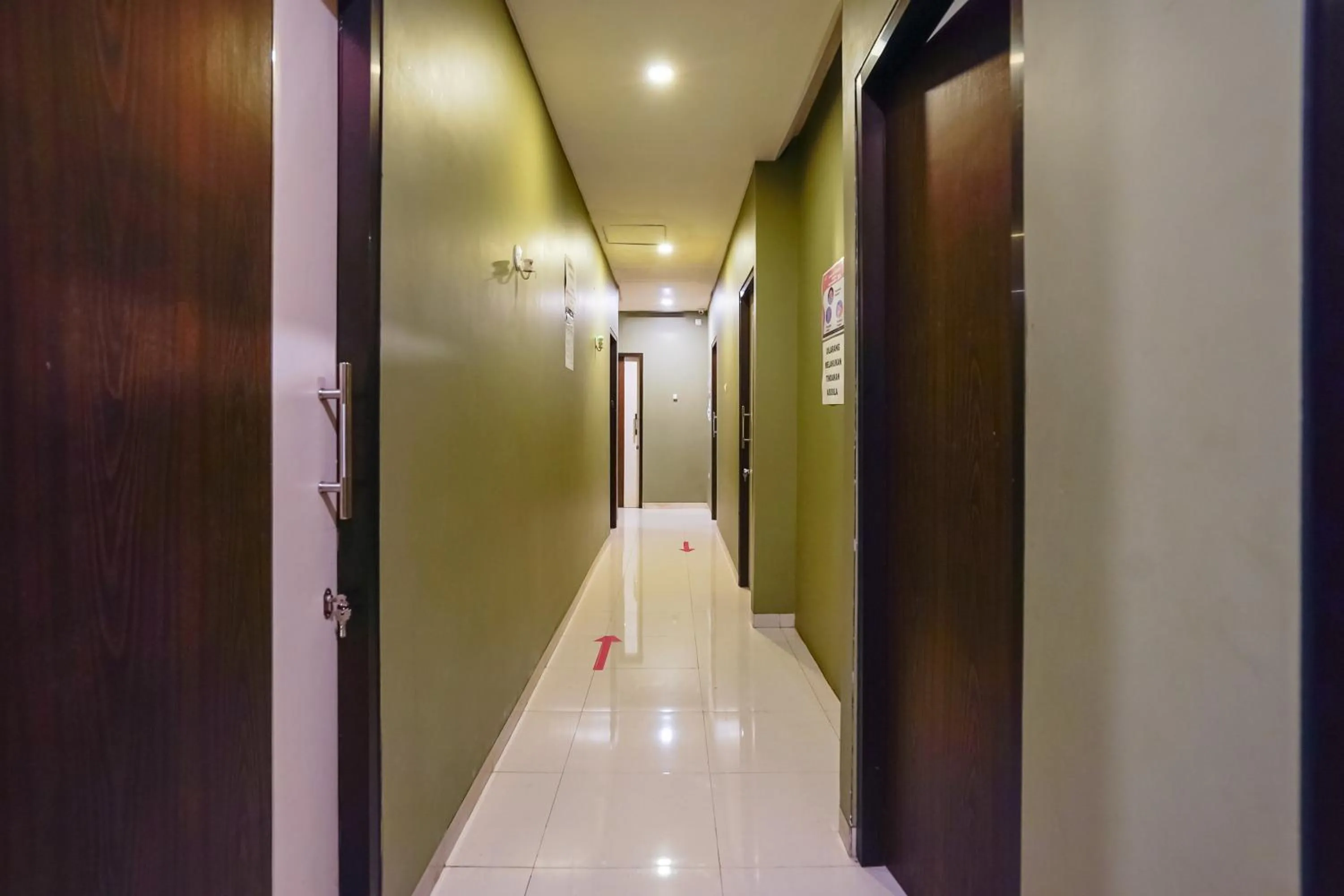 Lobby or reception in Super OYO Capital O 92633 Spring Hotel Gubeng