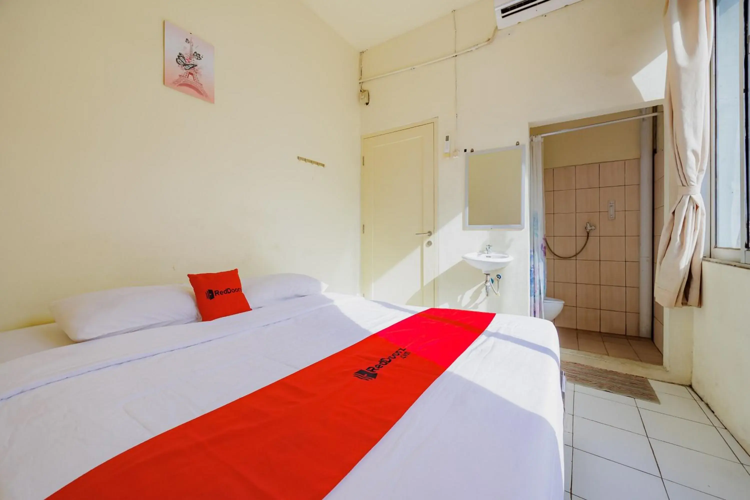 RedDoorz near Soekarno Hatta Airport 3 RedDoorz near Soekarno Hatta Airport 3