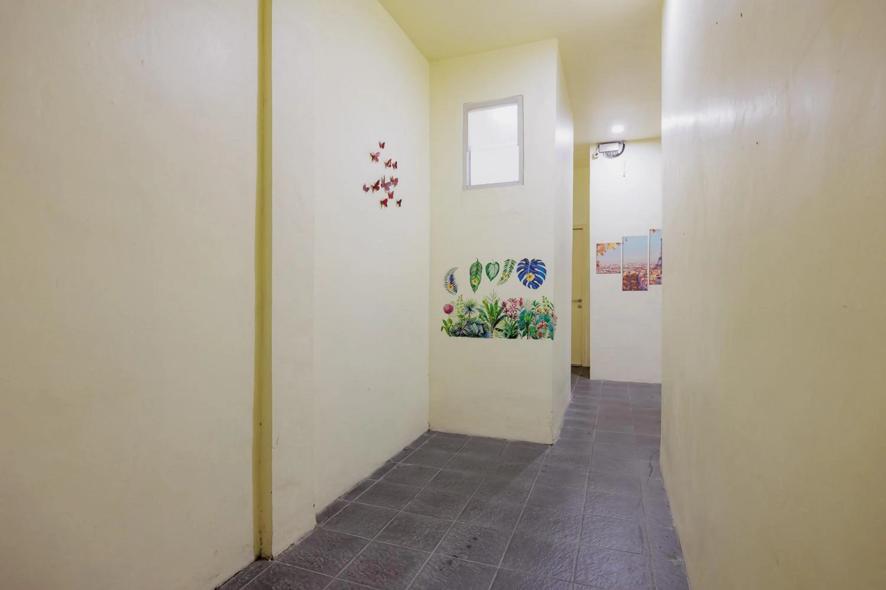 RedDoorz near Soekarno Hatta Airport 3