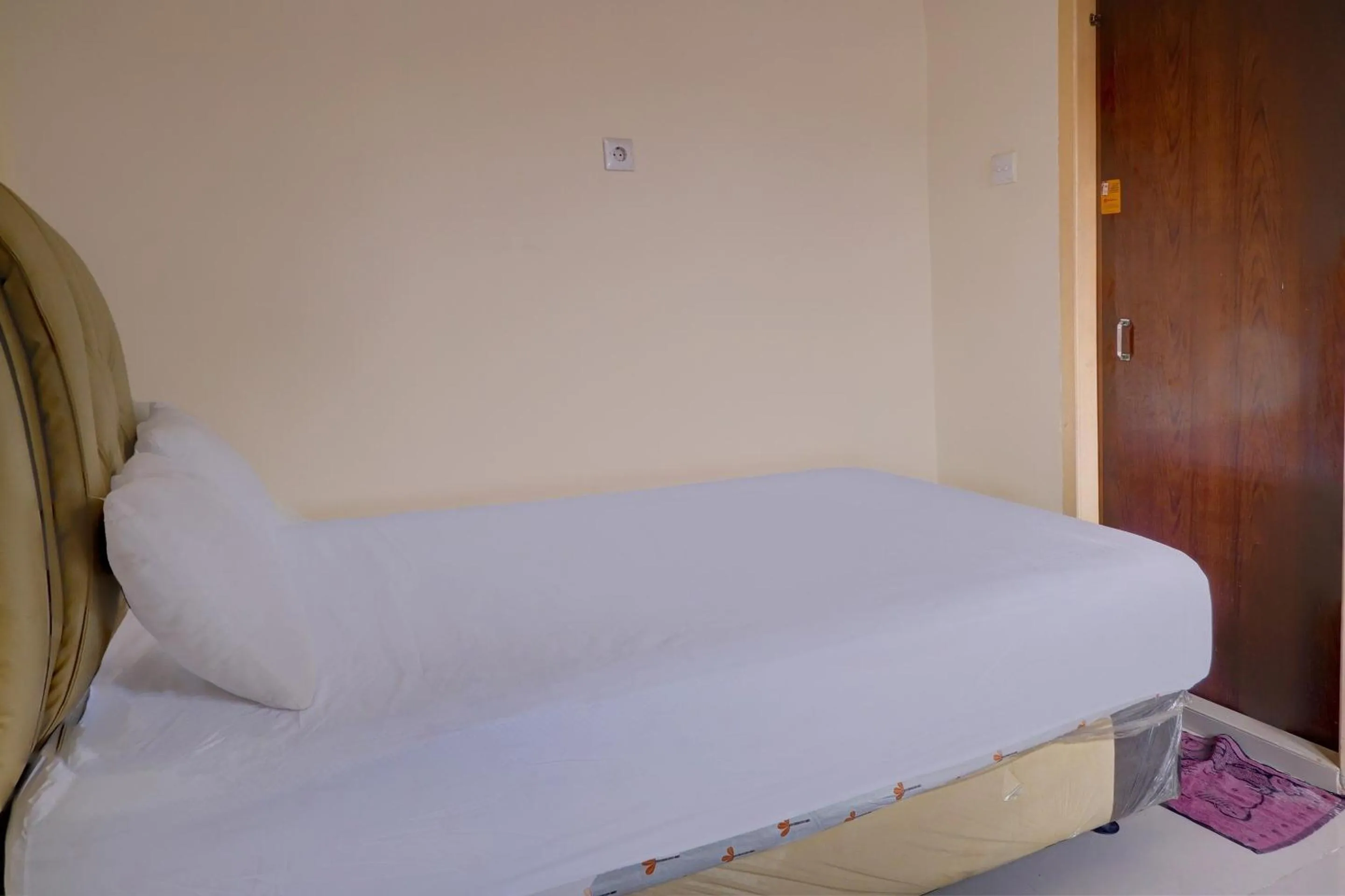 Bedroom, Bed in OYO Life 92637 Kost Arya Exclusive