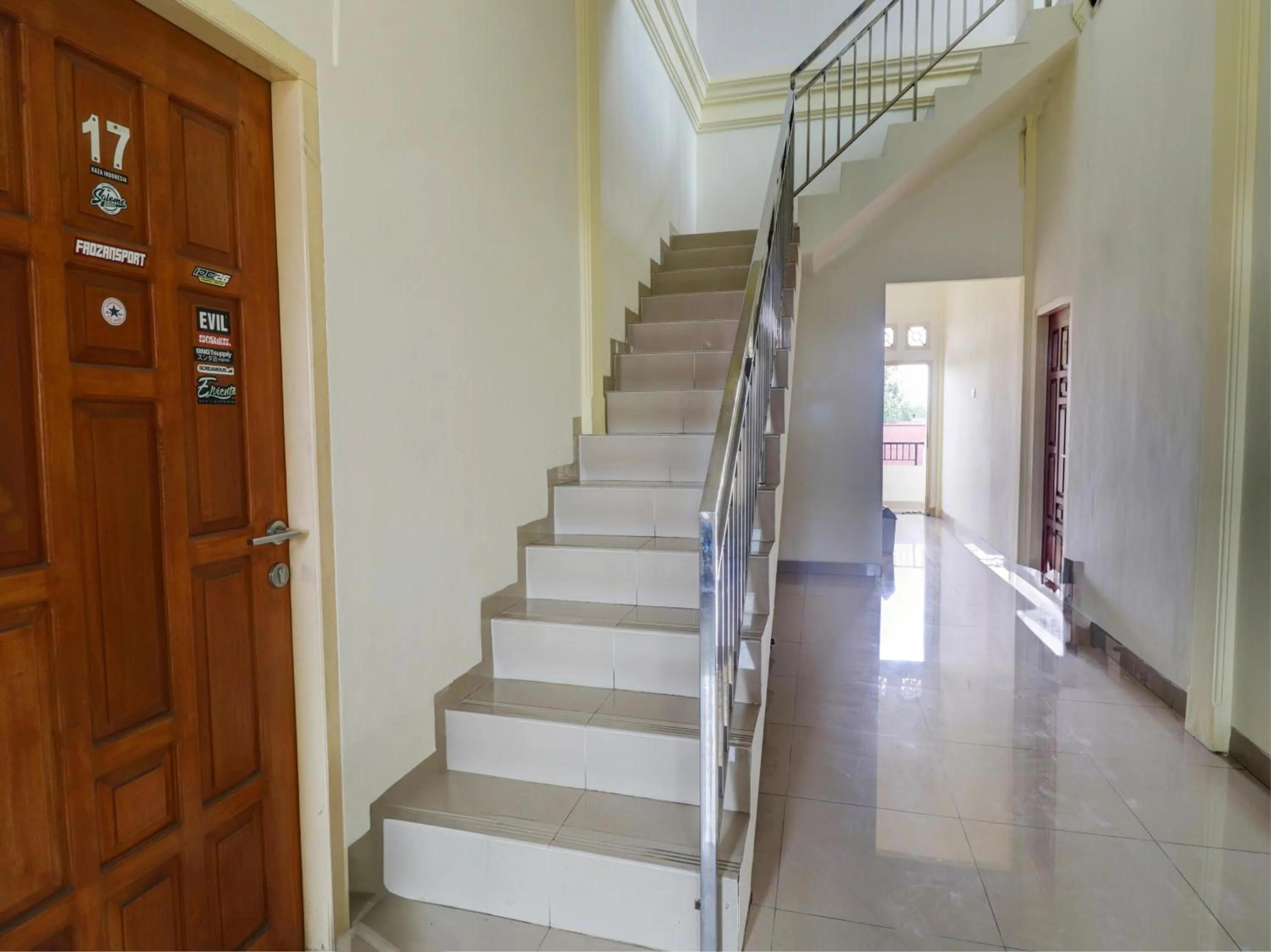 Lobby or reception in OYO Life 92637 Kost Arya Exclusive