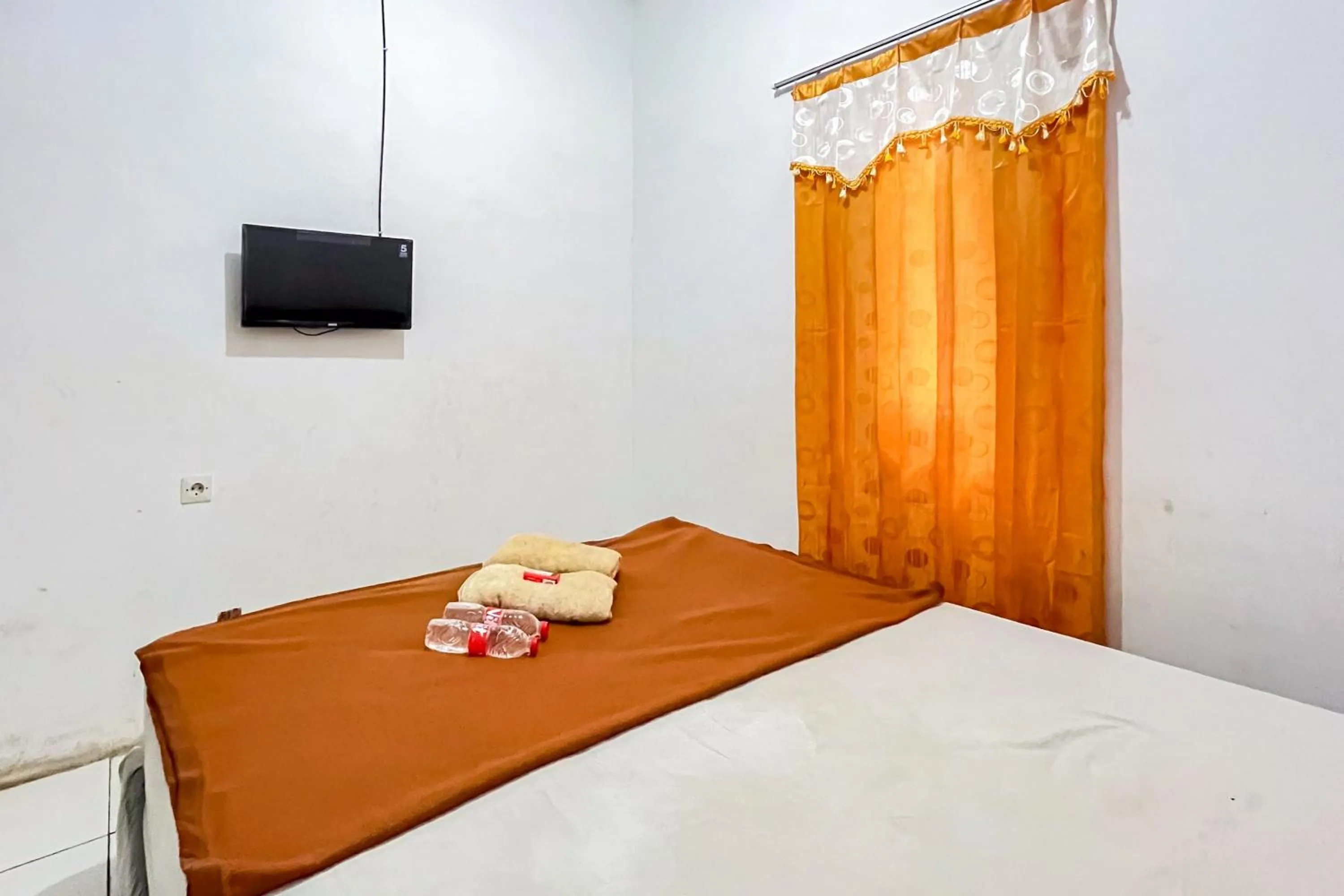 Bedroom, Bed in Good Sleep 4 RedPartner