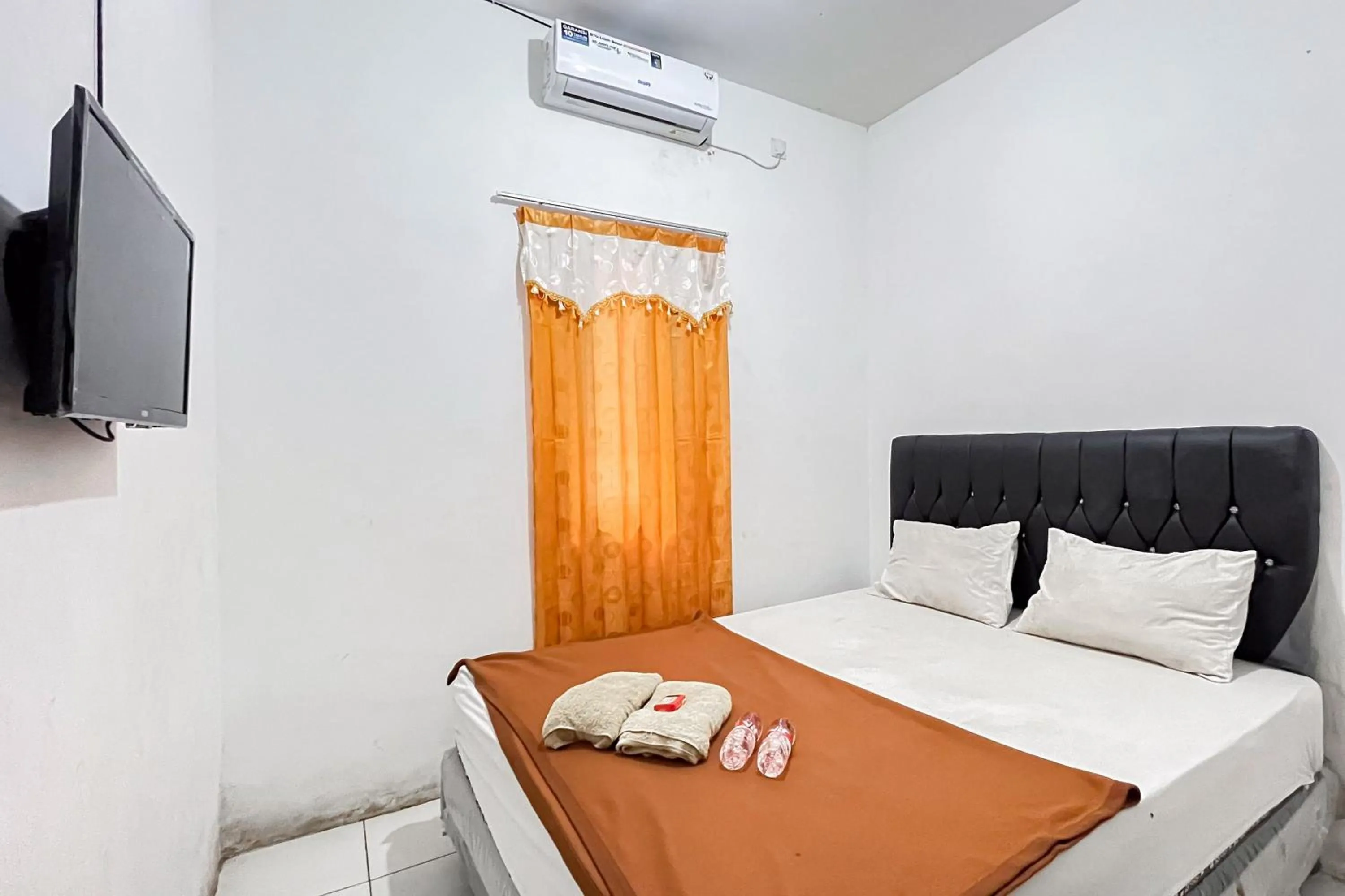 Bedroom, Bed in Good Sleep 4 RedPartner