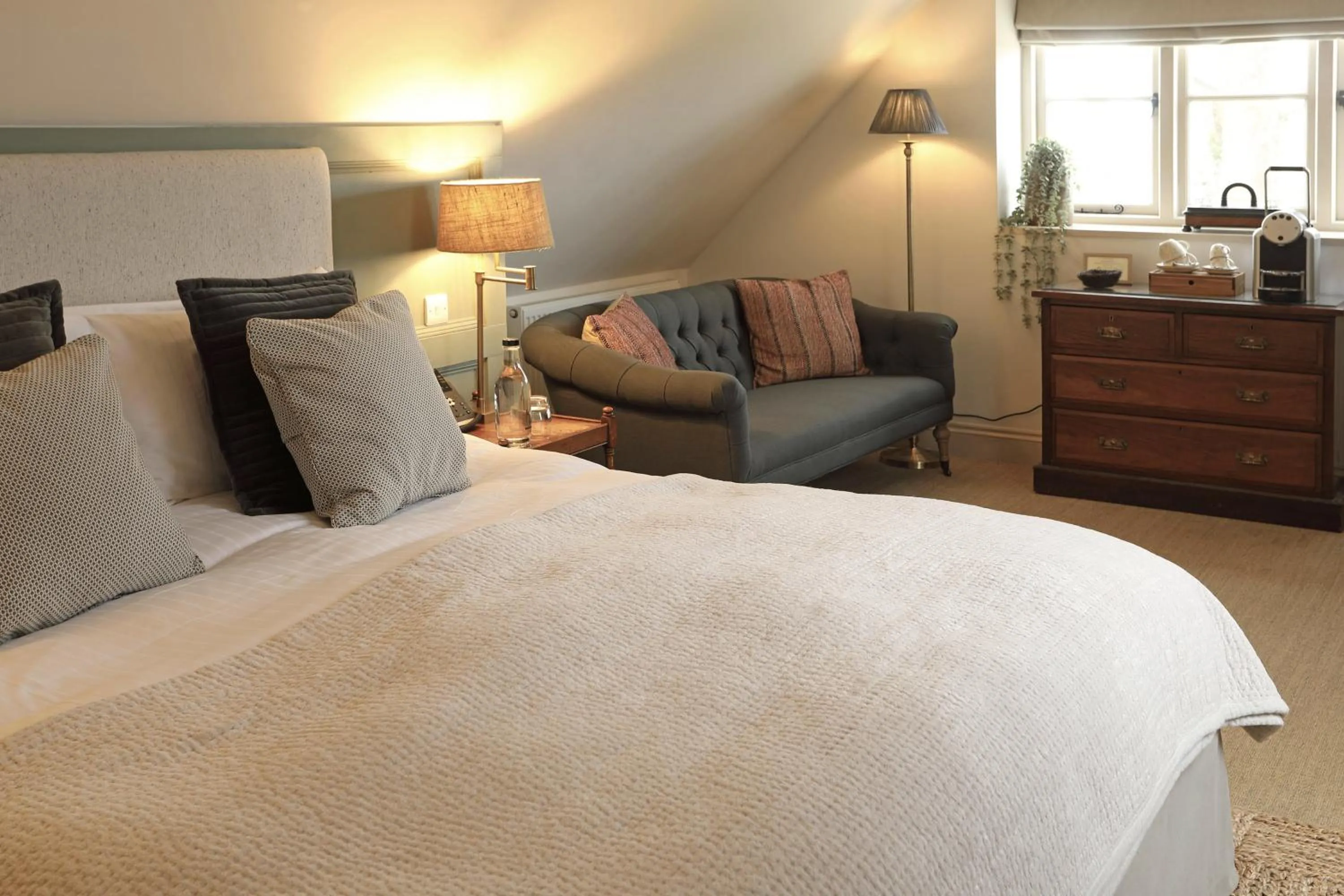 Bed in The Feathered Nest Inn