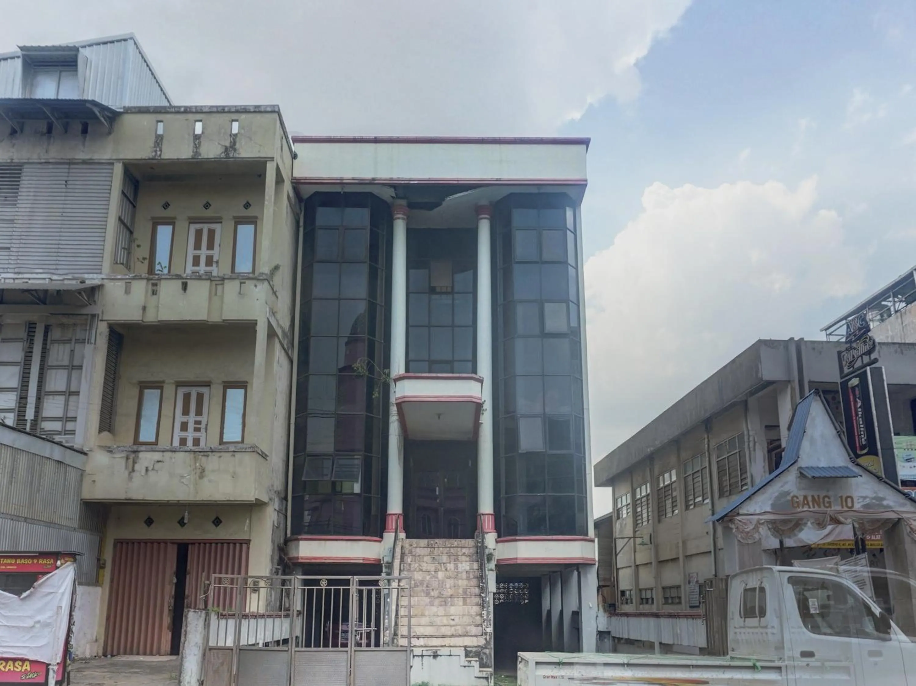 Hotel O Ervina Homestay Syariah Batakan