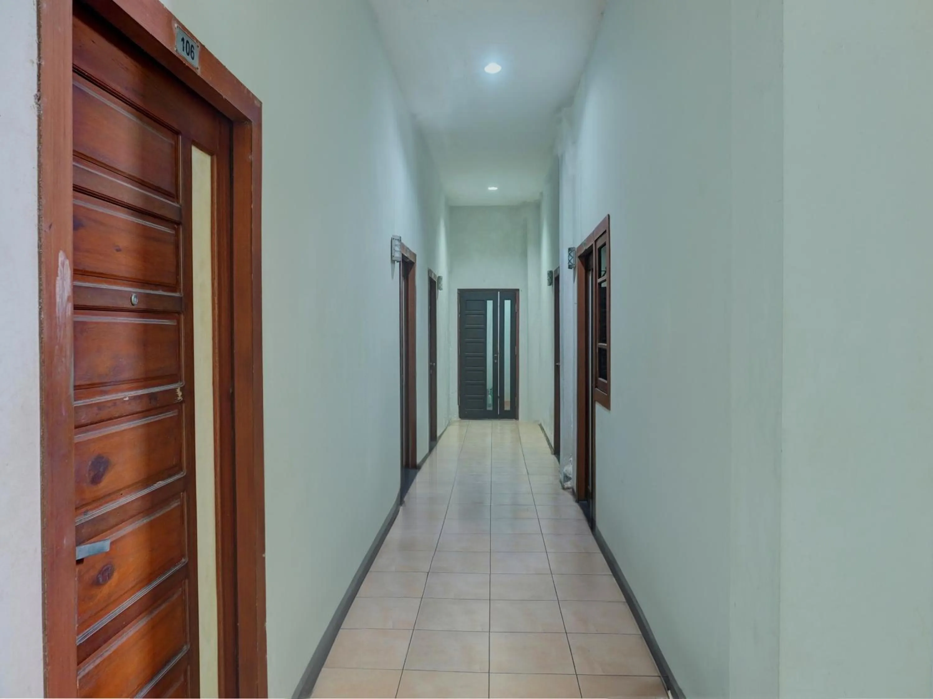 Lobby or reception in Hotel O Ervina Homestay Syariah Batakan