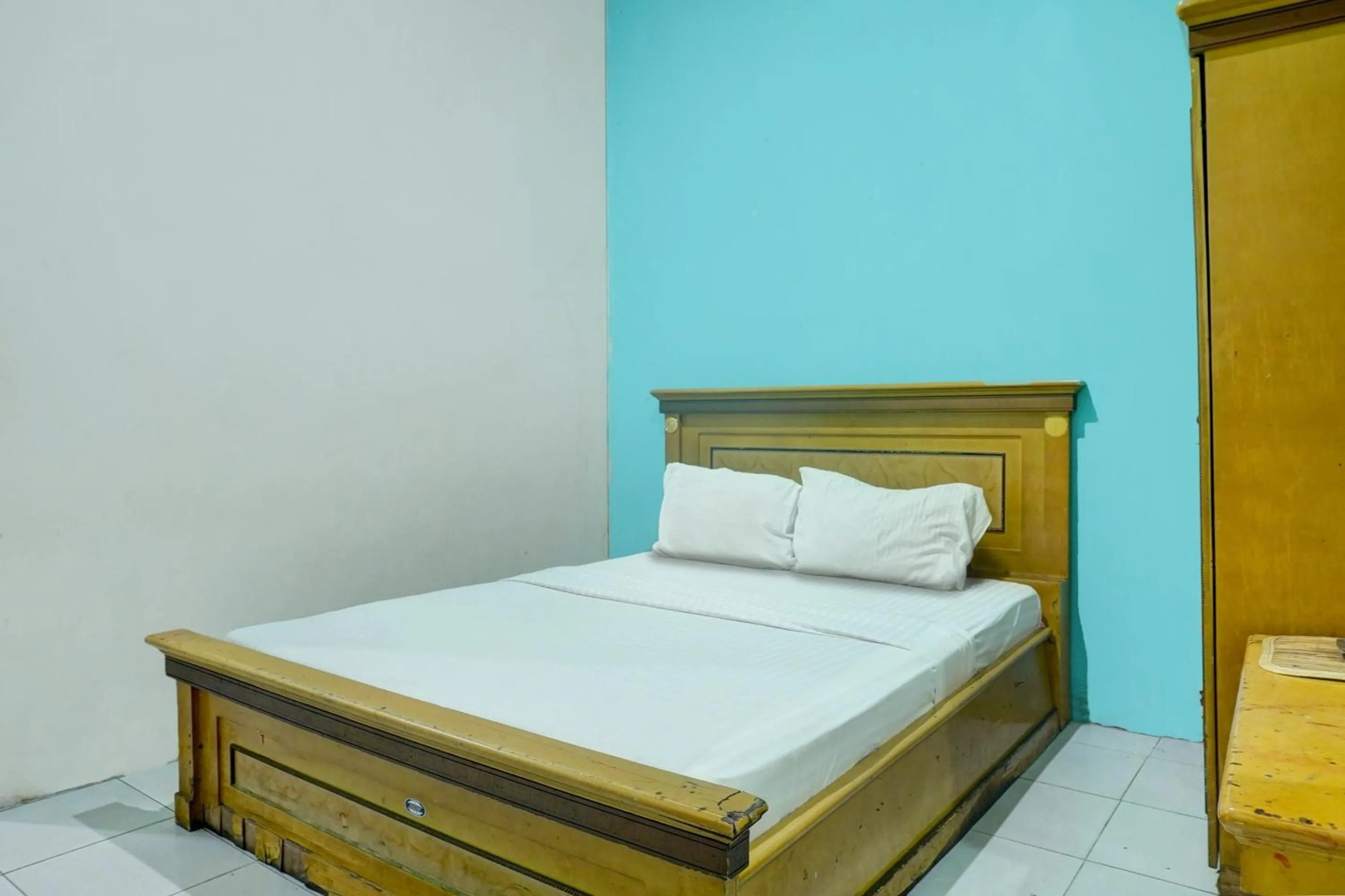 Bedroom, Bed in Hotel O Ervina Homestay Syariah Batakan
