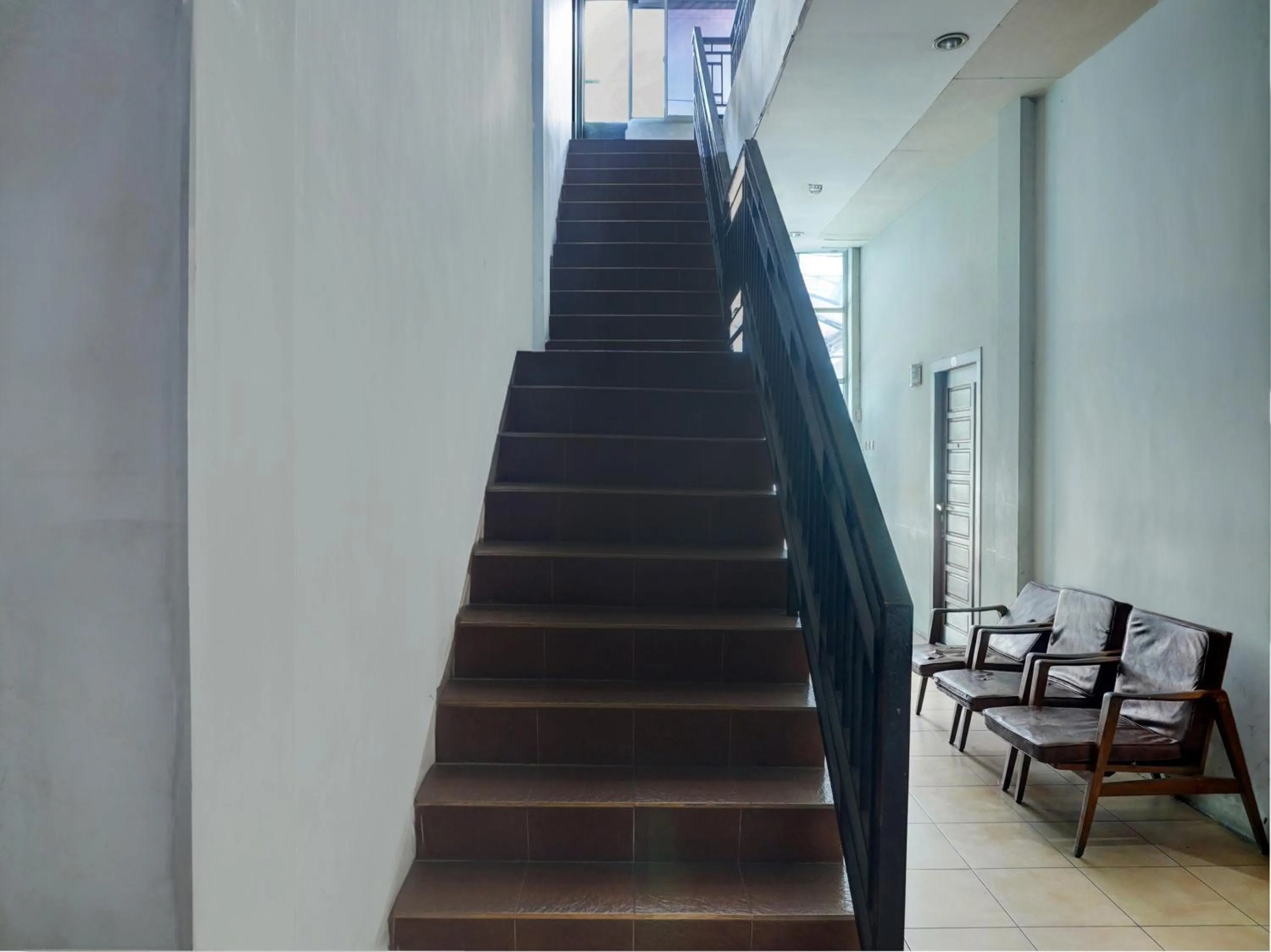 Lobby or reception in Hotel O Ervina Homestay Syariah Batakan