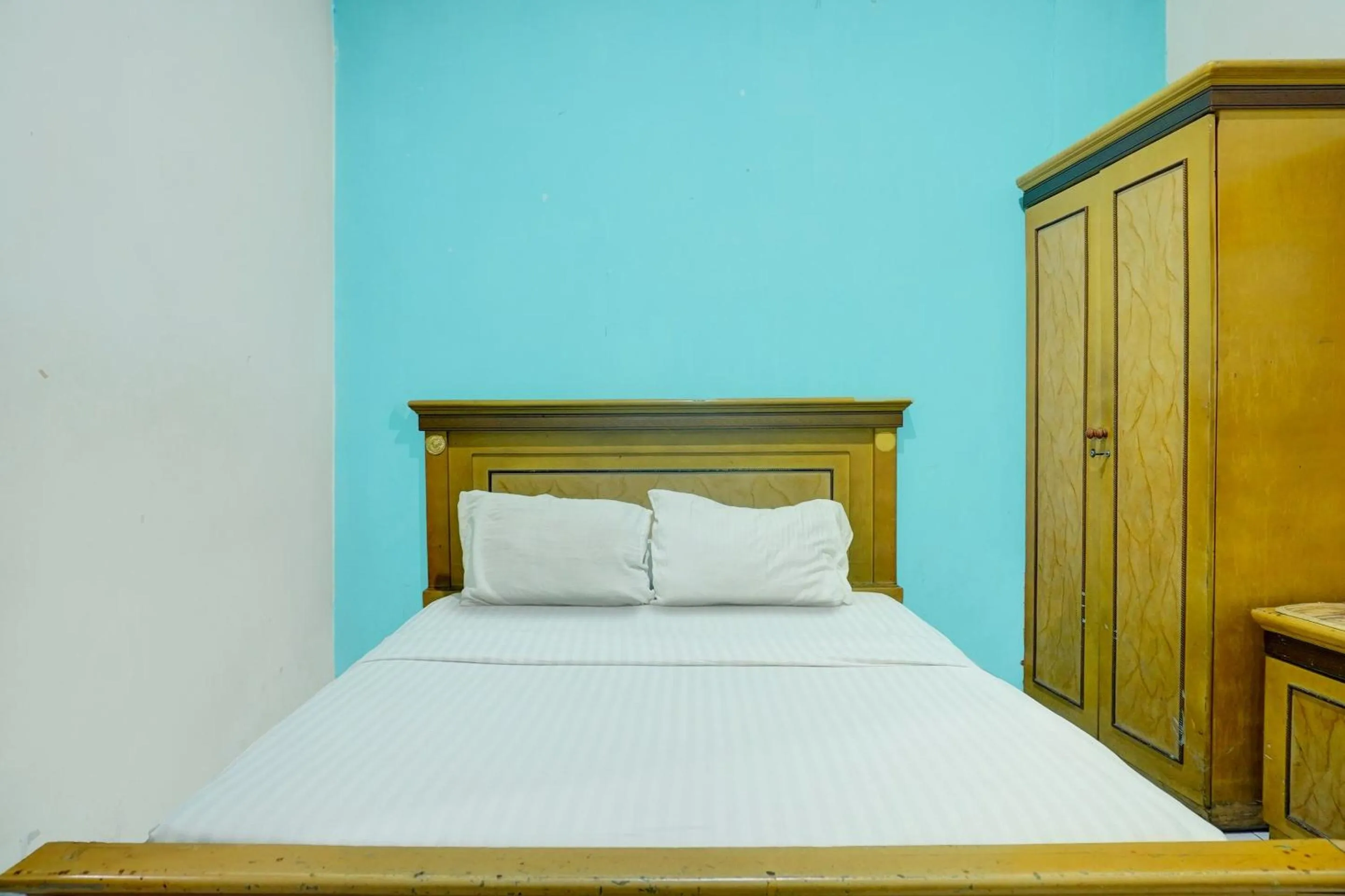 Bedroom, Bed in Hotel O Ervina Homestay Syariah Batakan