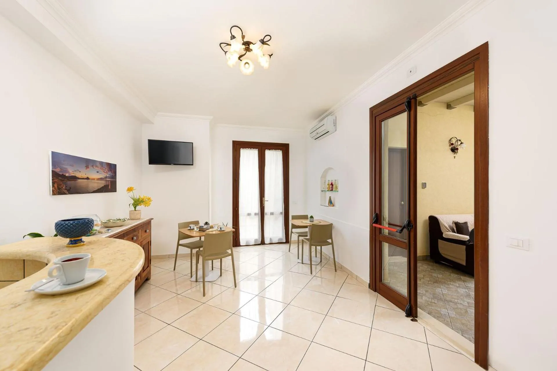 Breakfast in Hotel La Darsena