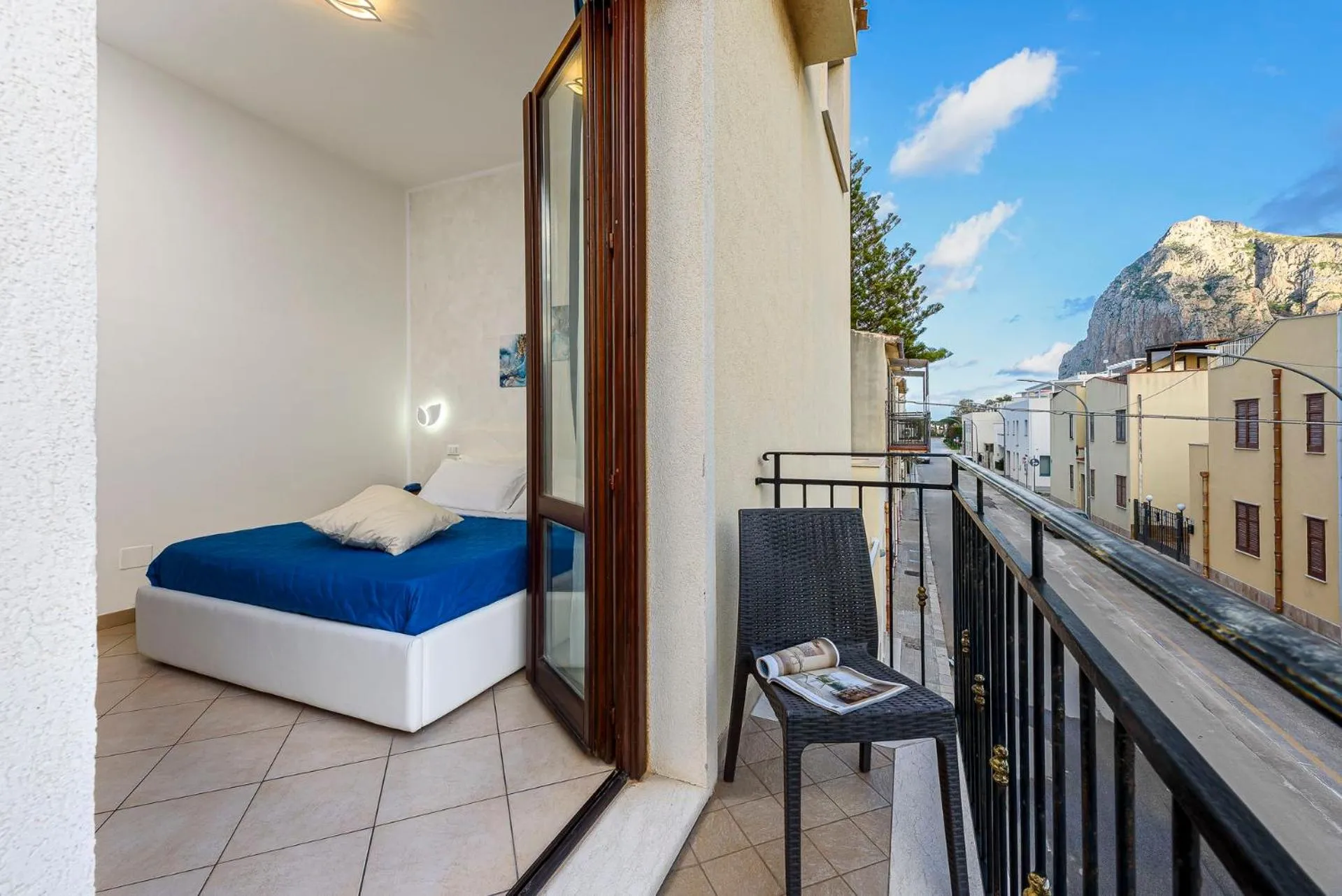 View (from property/room), Bed in Hotel La Darsena