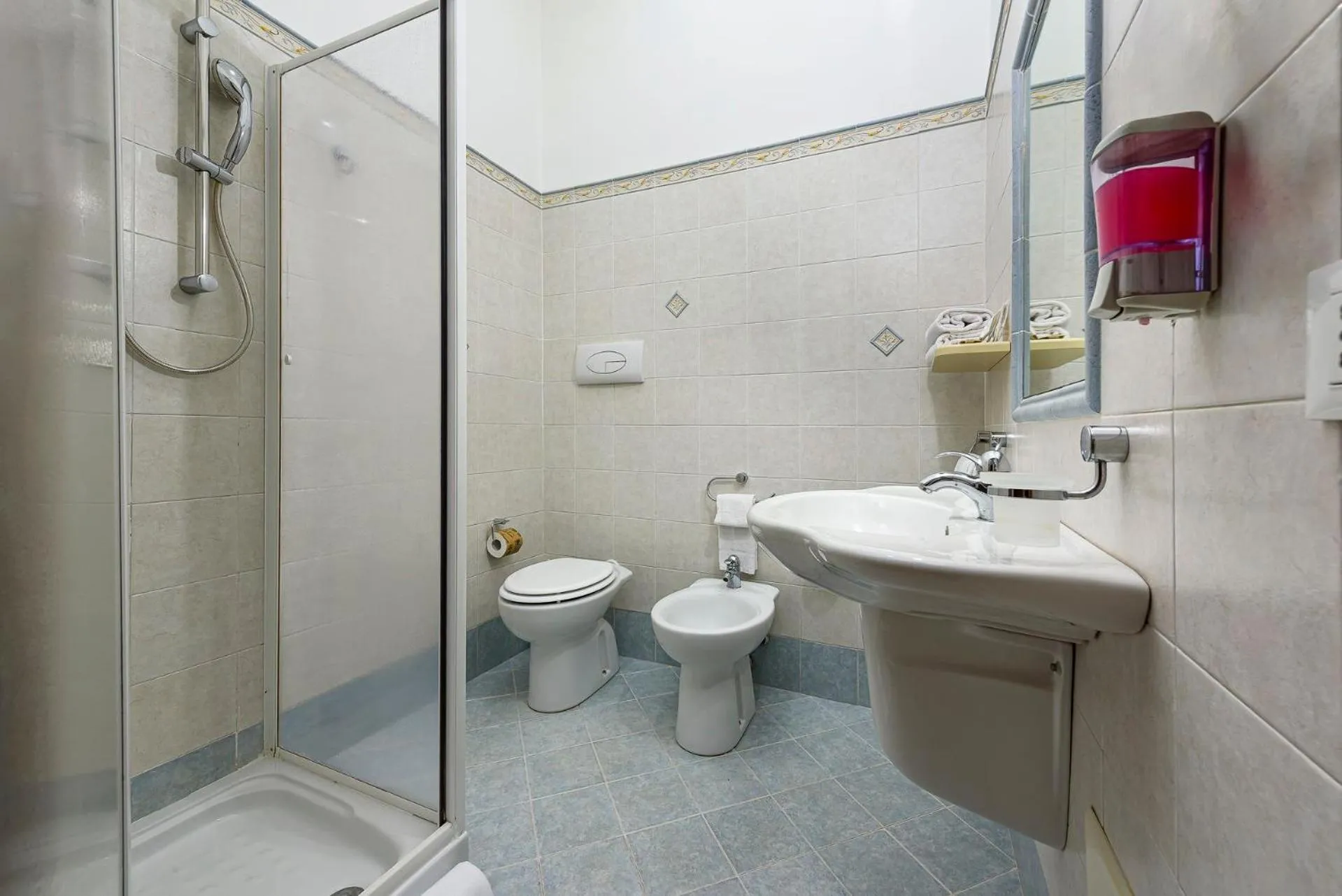 Bathroom in Hotel La Darsena