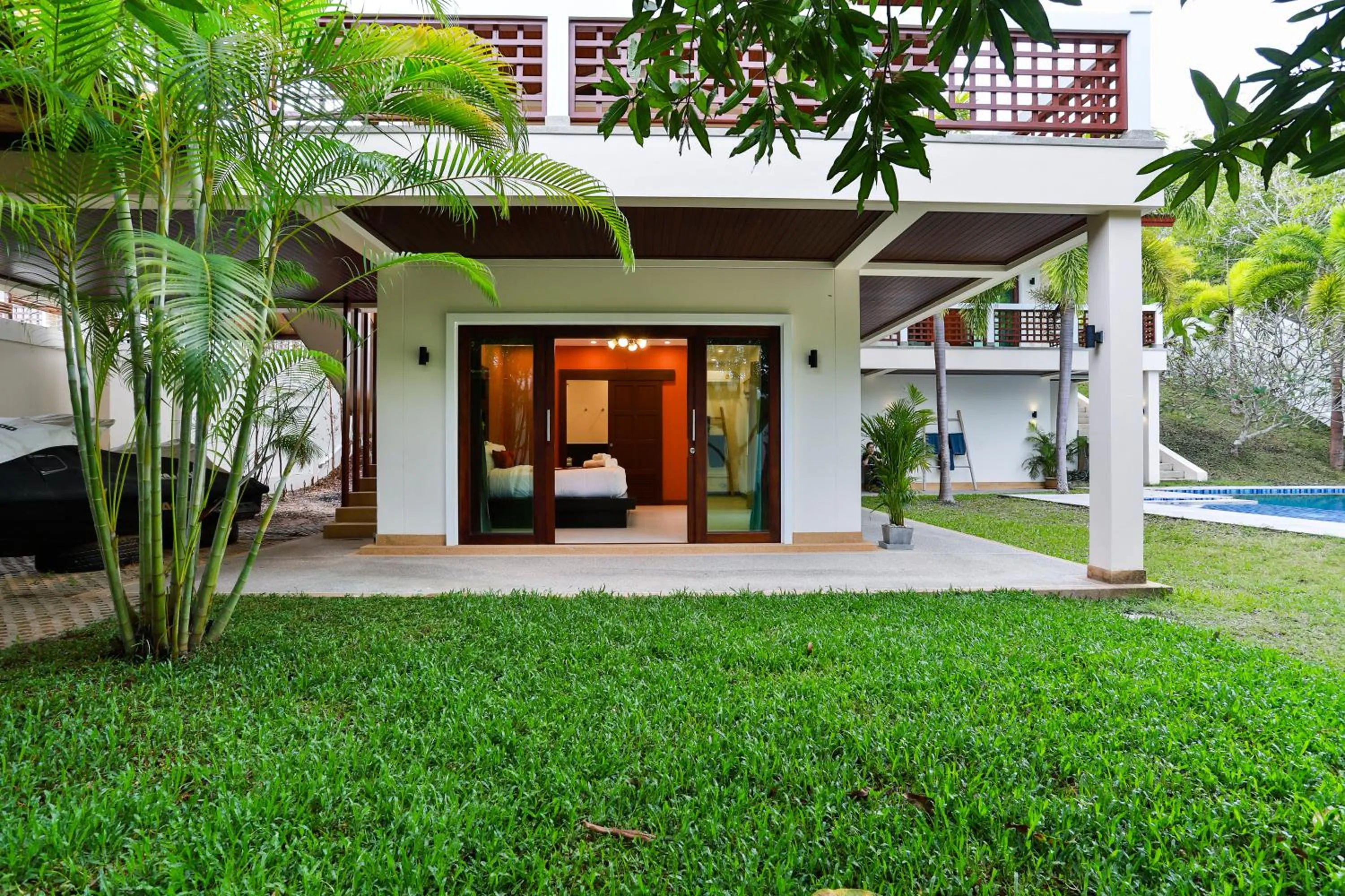 Property building in Cliff Haven Villa Krabi