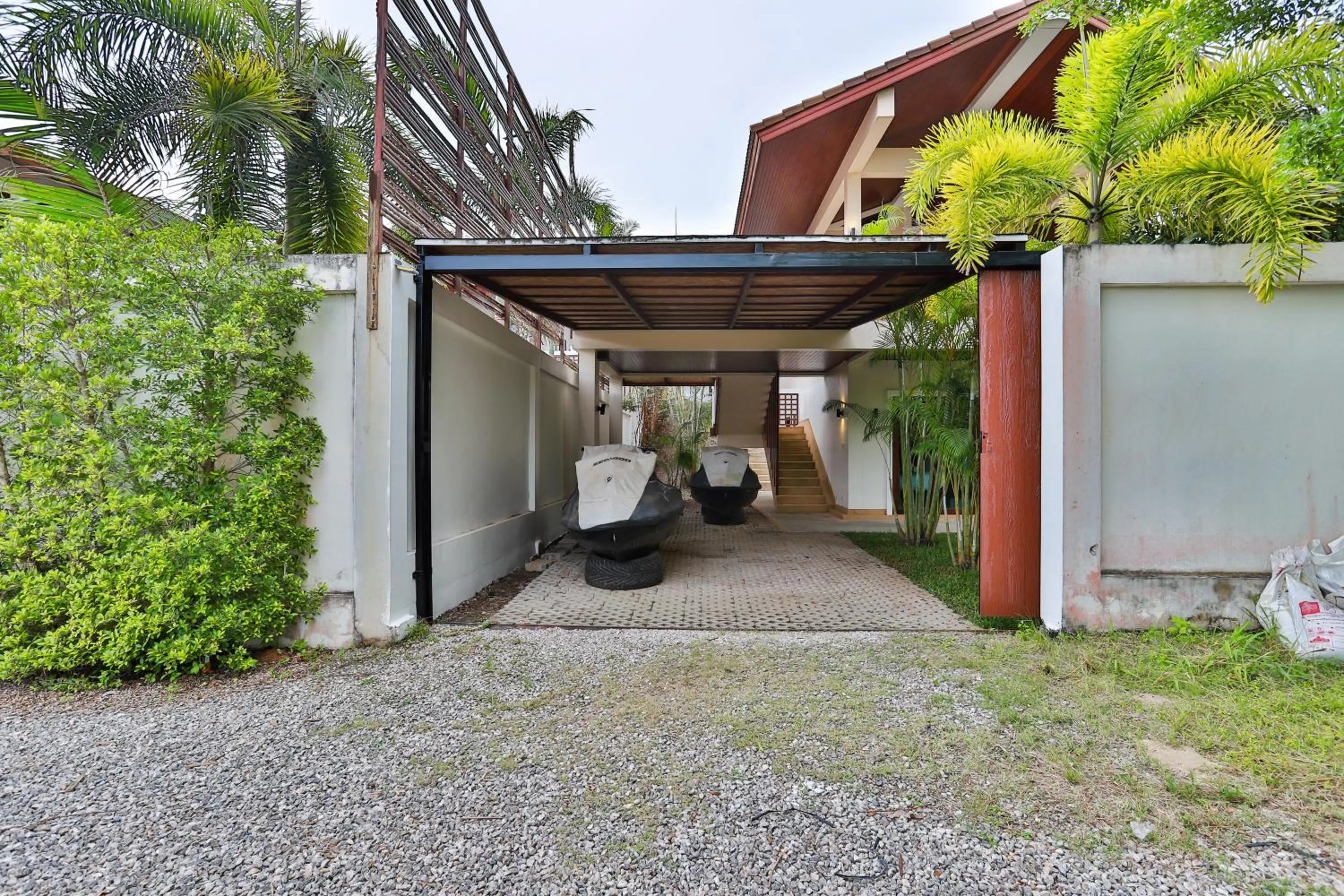 Property building in Cliff Haven Villa Krabi