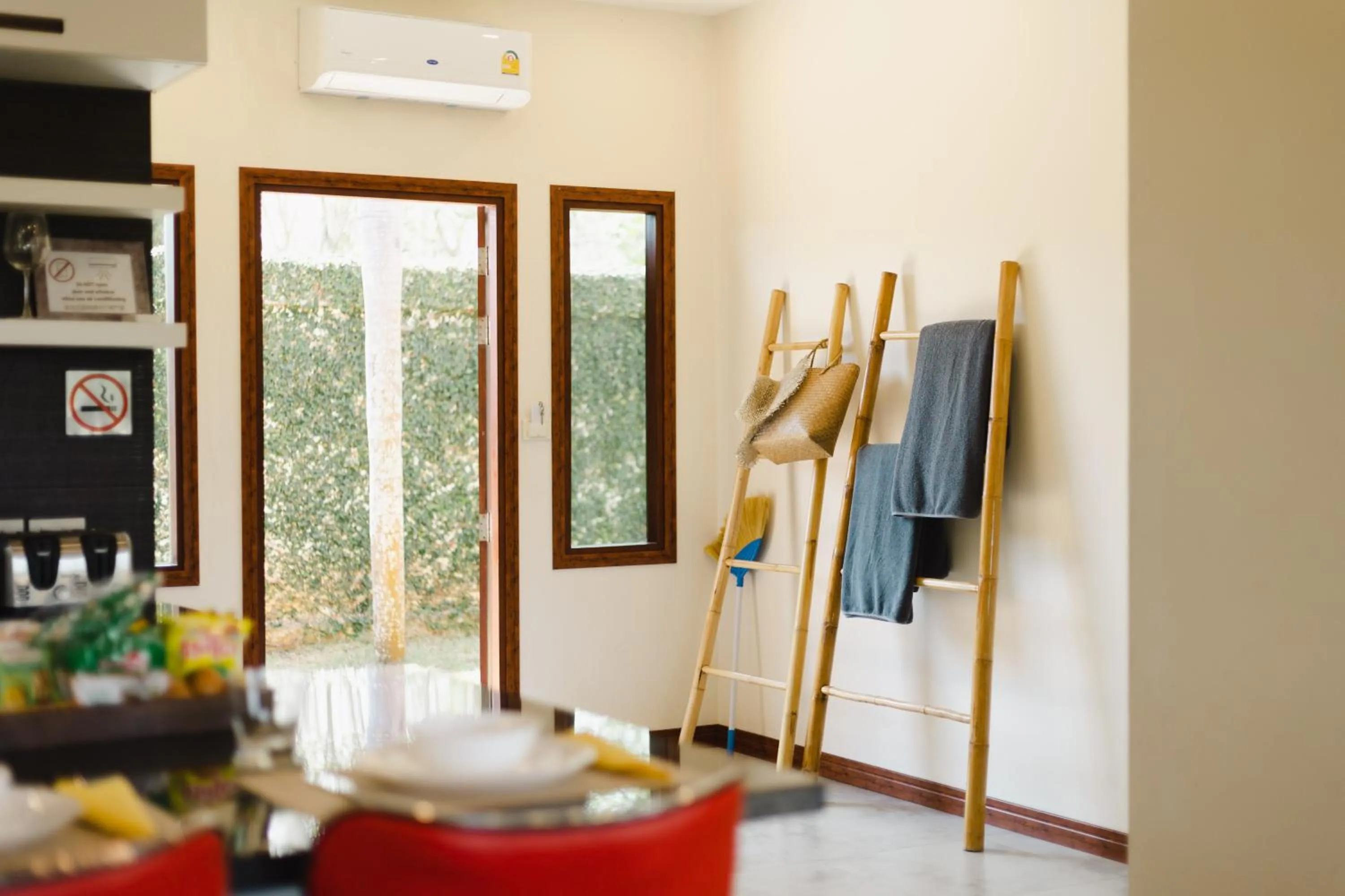Dining area in Cliff Haven Villa Krabi