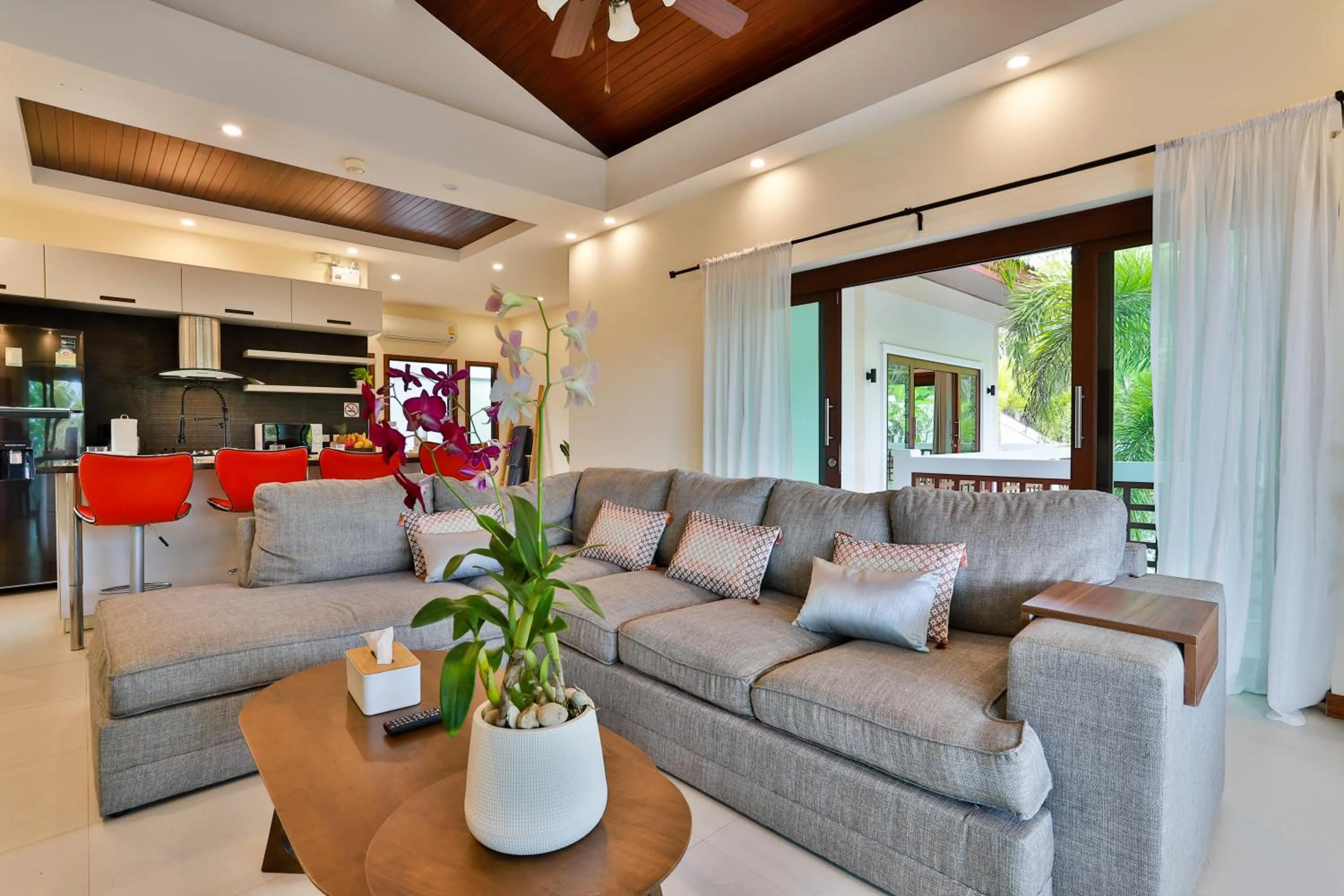Living room in Cliff Haven Villa Krabi