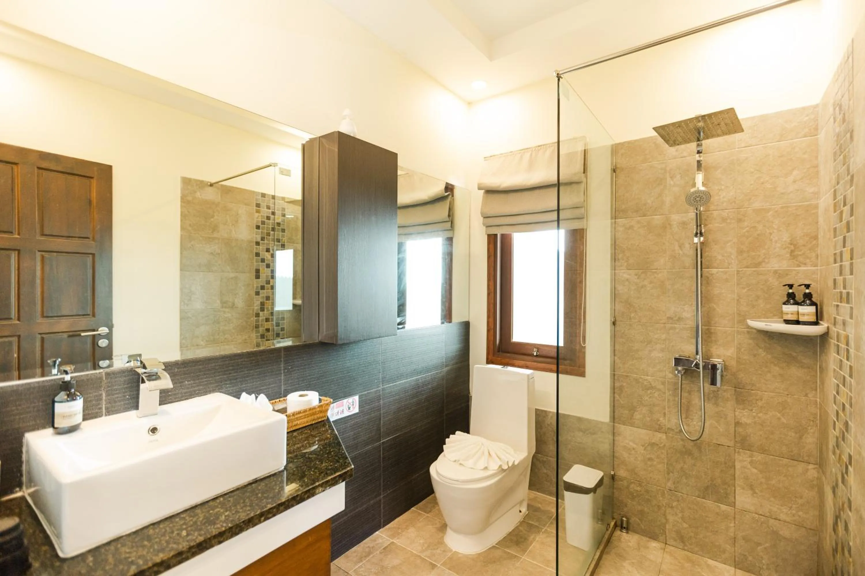 Shower in Cliff Haven Villa Krabi