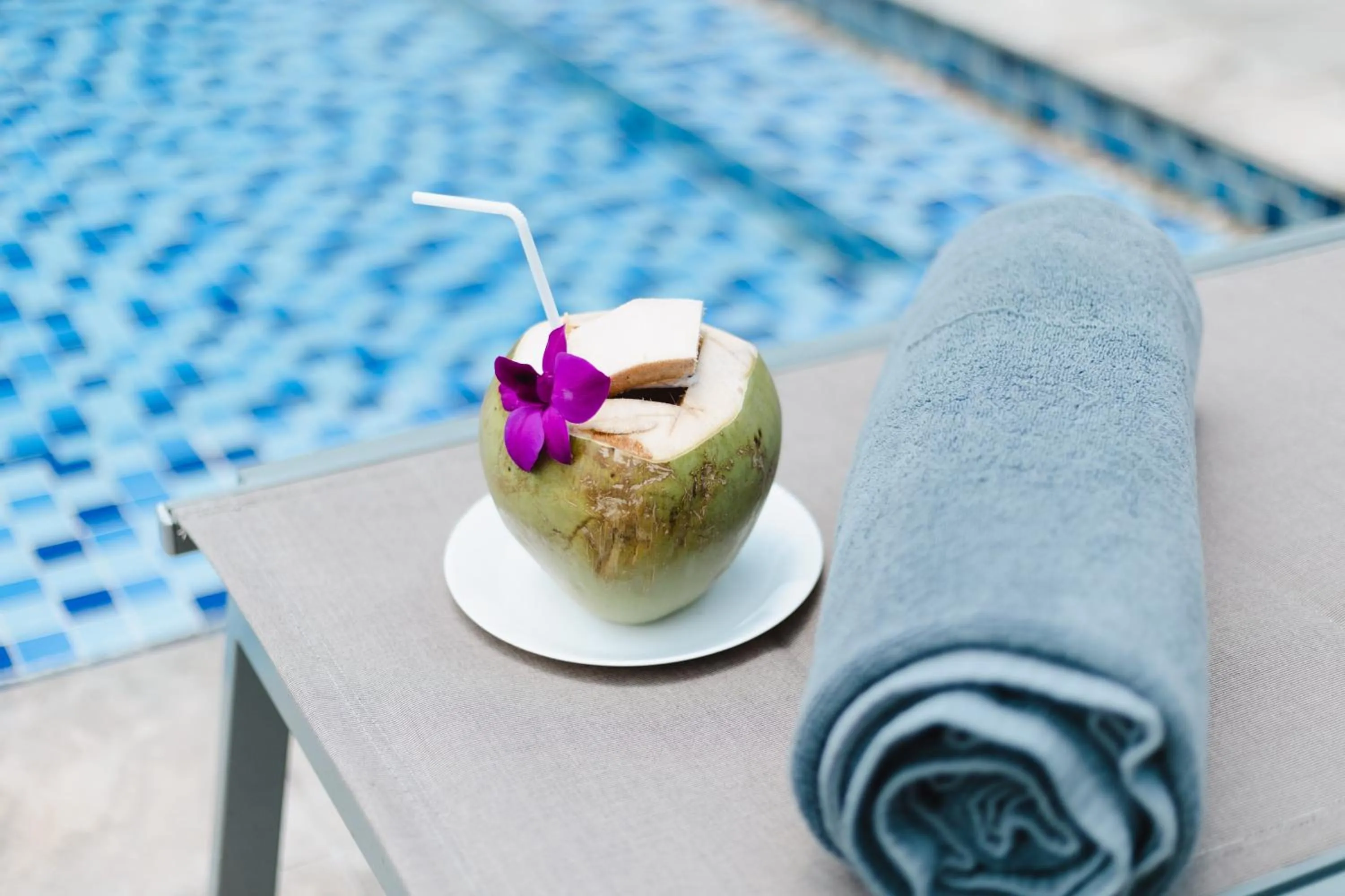 Food and drinks in Cliff Haven Villa Krabi