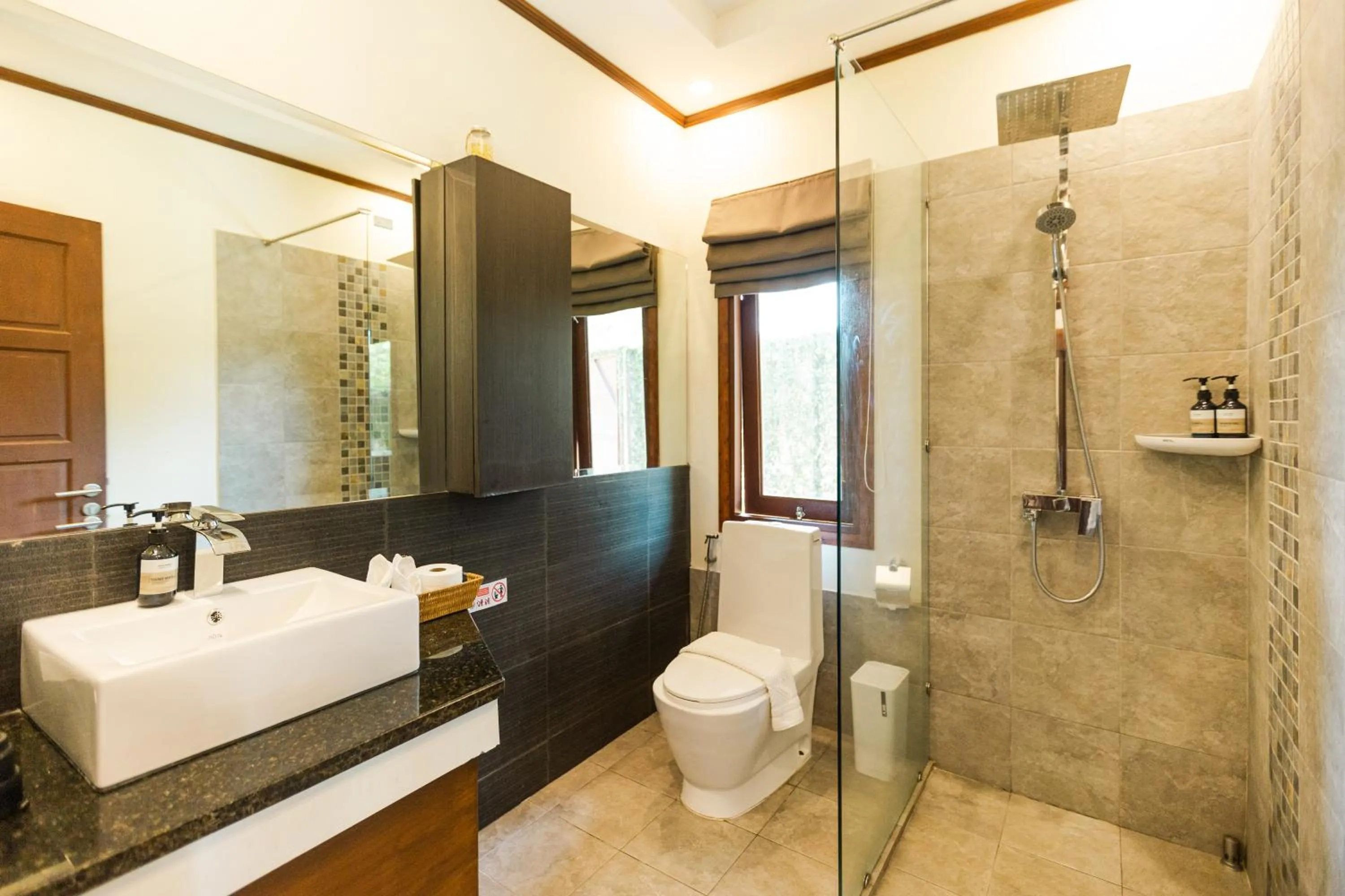 Shower in Cliff Haven Villa Krabi
