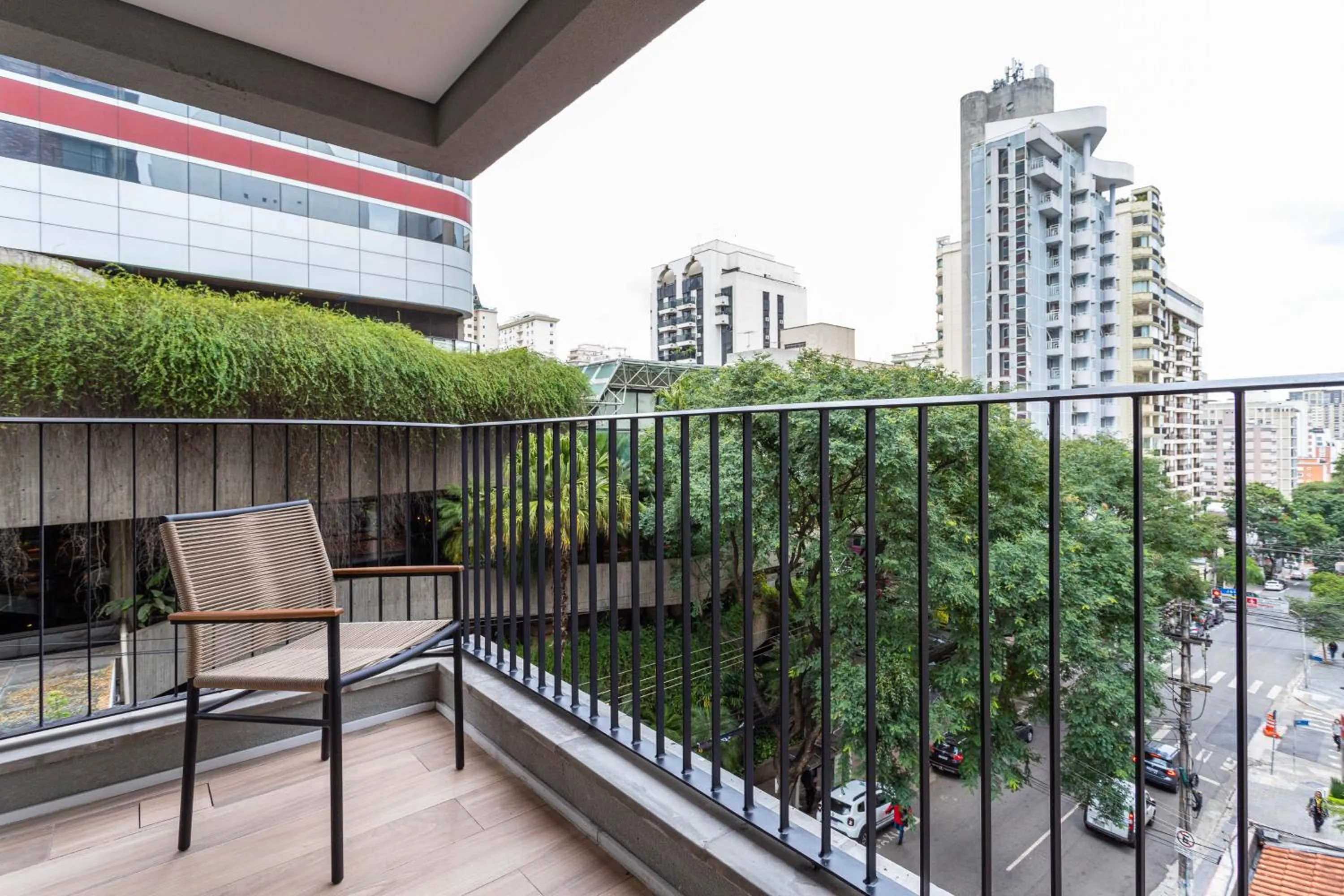 Day in Charlie Haddock Jardim Paulista