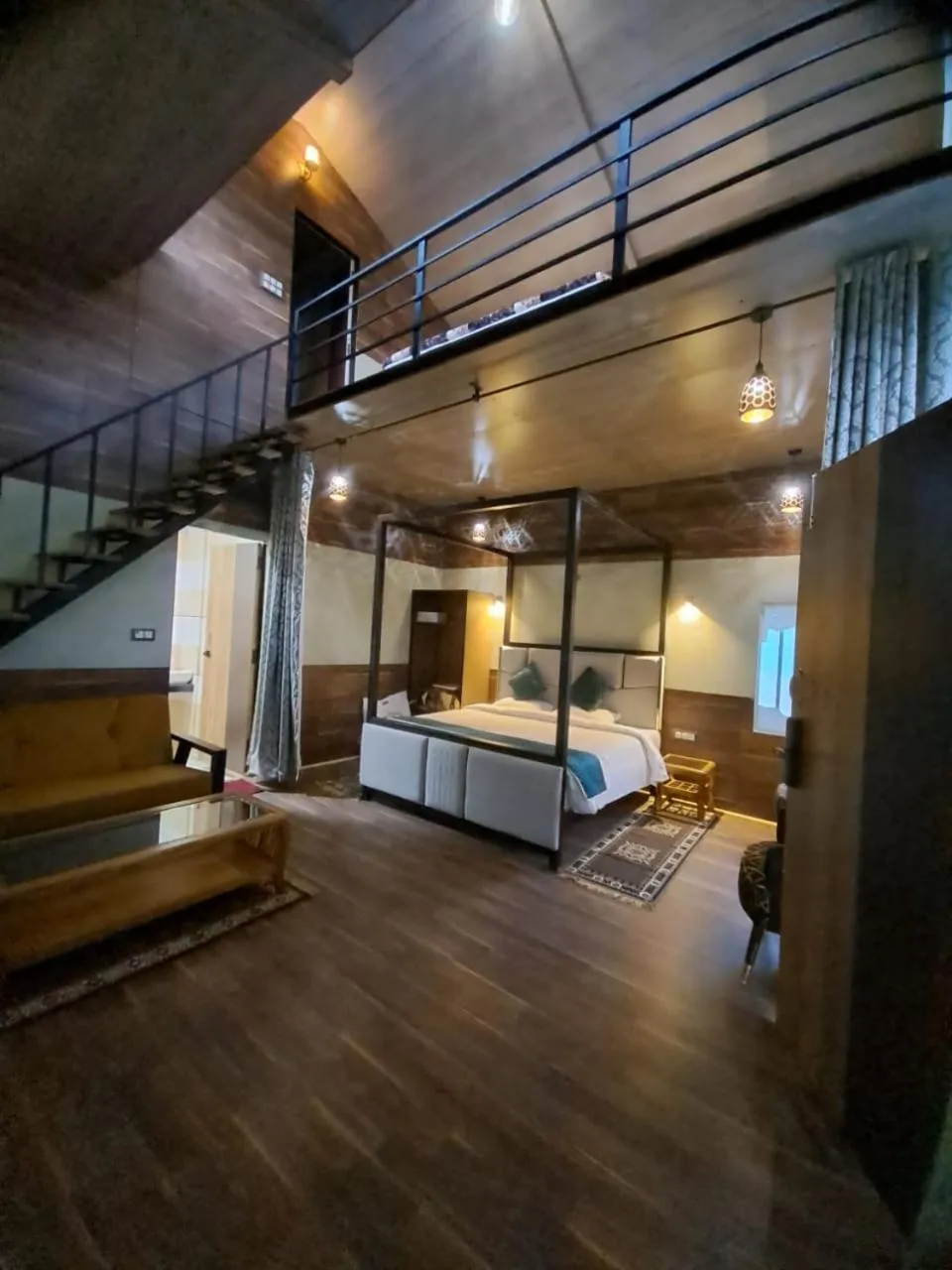 Photo of the whole room in PINE CROFT AROMA