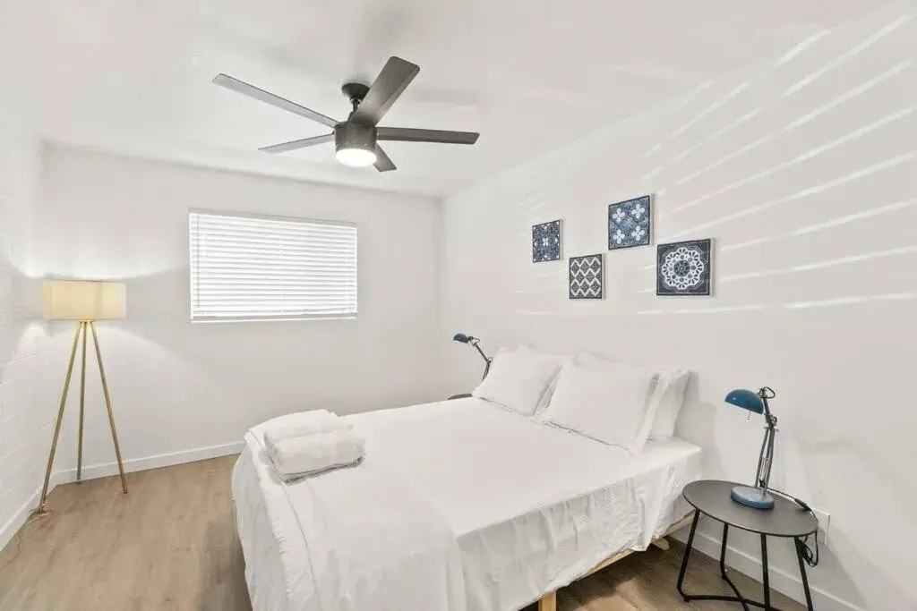 Lovely 1-bedroom condo in Biltmore - Parking Lovely 1-bedroom condo in Biltmore - Parking