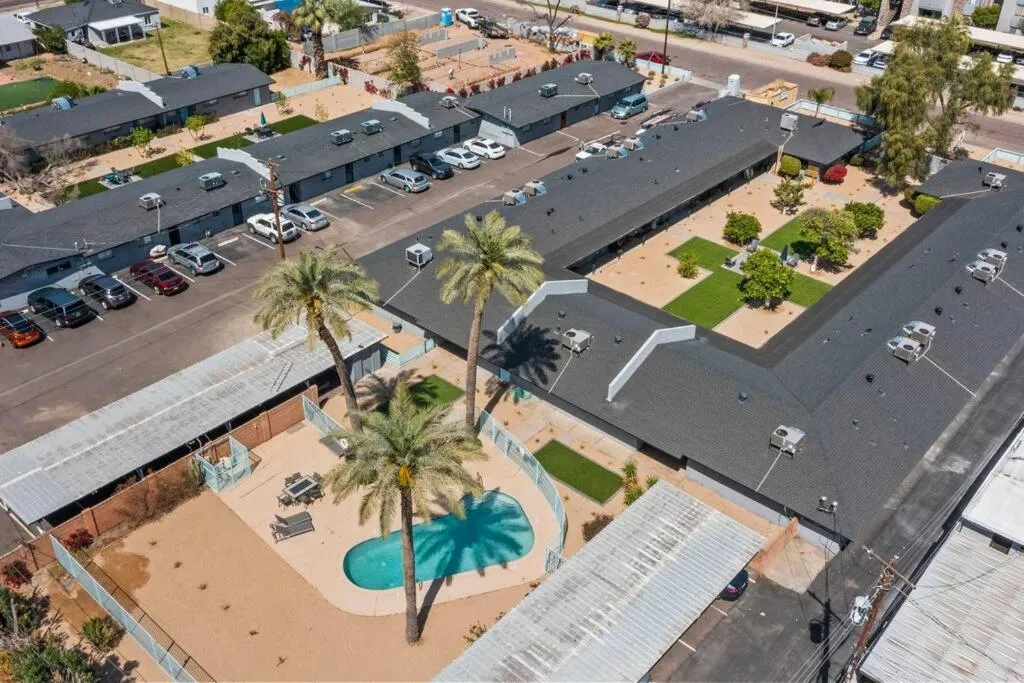 Bird's eye view in Lovely 1-bedroom condo in Biltmore - Parking