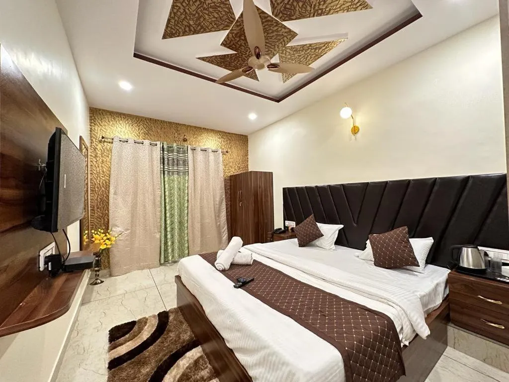 Bed in Saanjh Riverside Resort