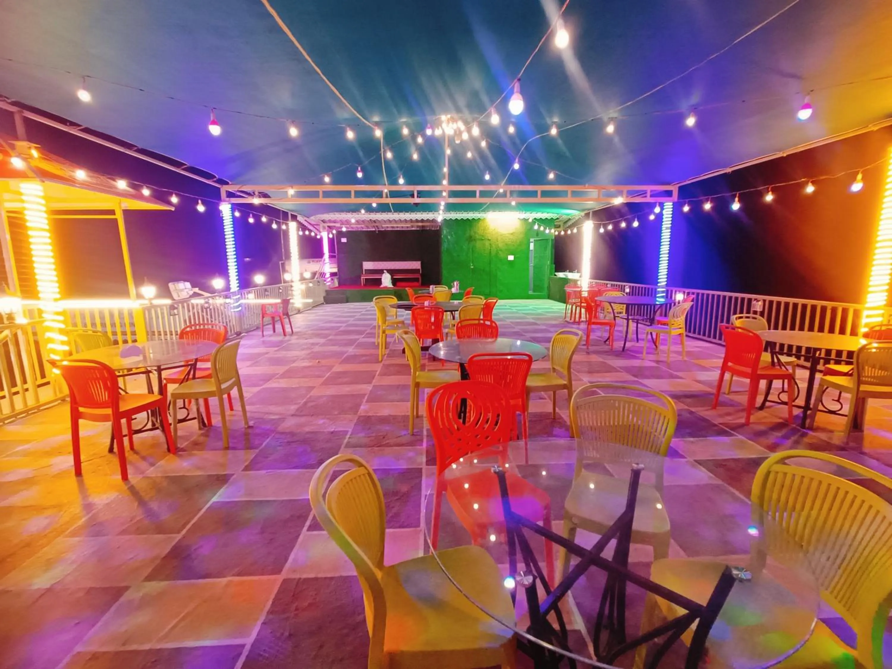 Restaurant/places to eat in Saanjh Riverside Resort