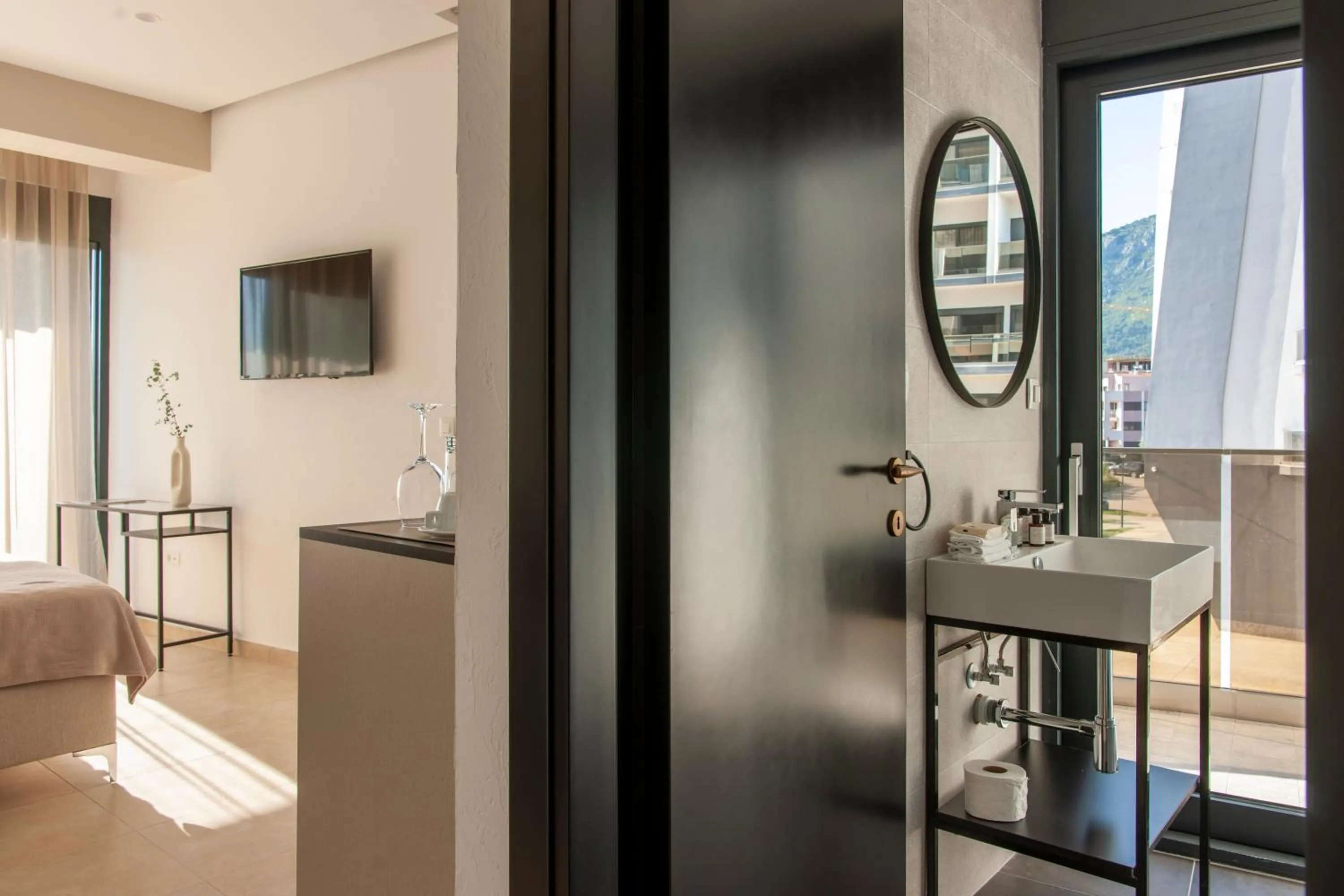 Photo of the whole room in Soho Suites