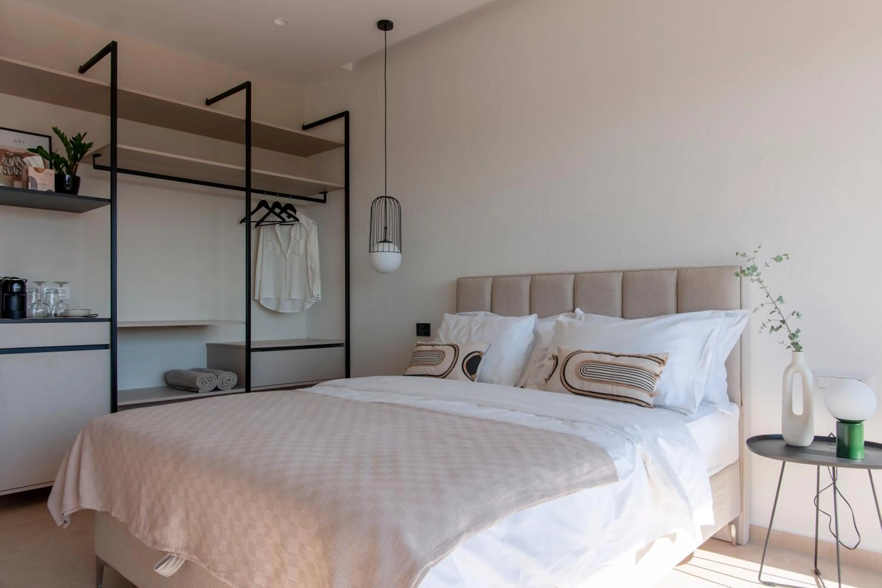 Photo of the whole room, Bed in Soho Suites