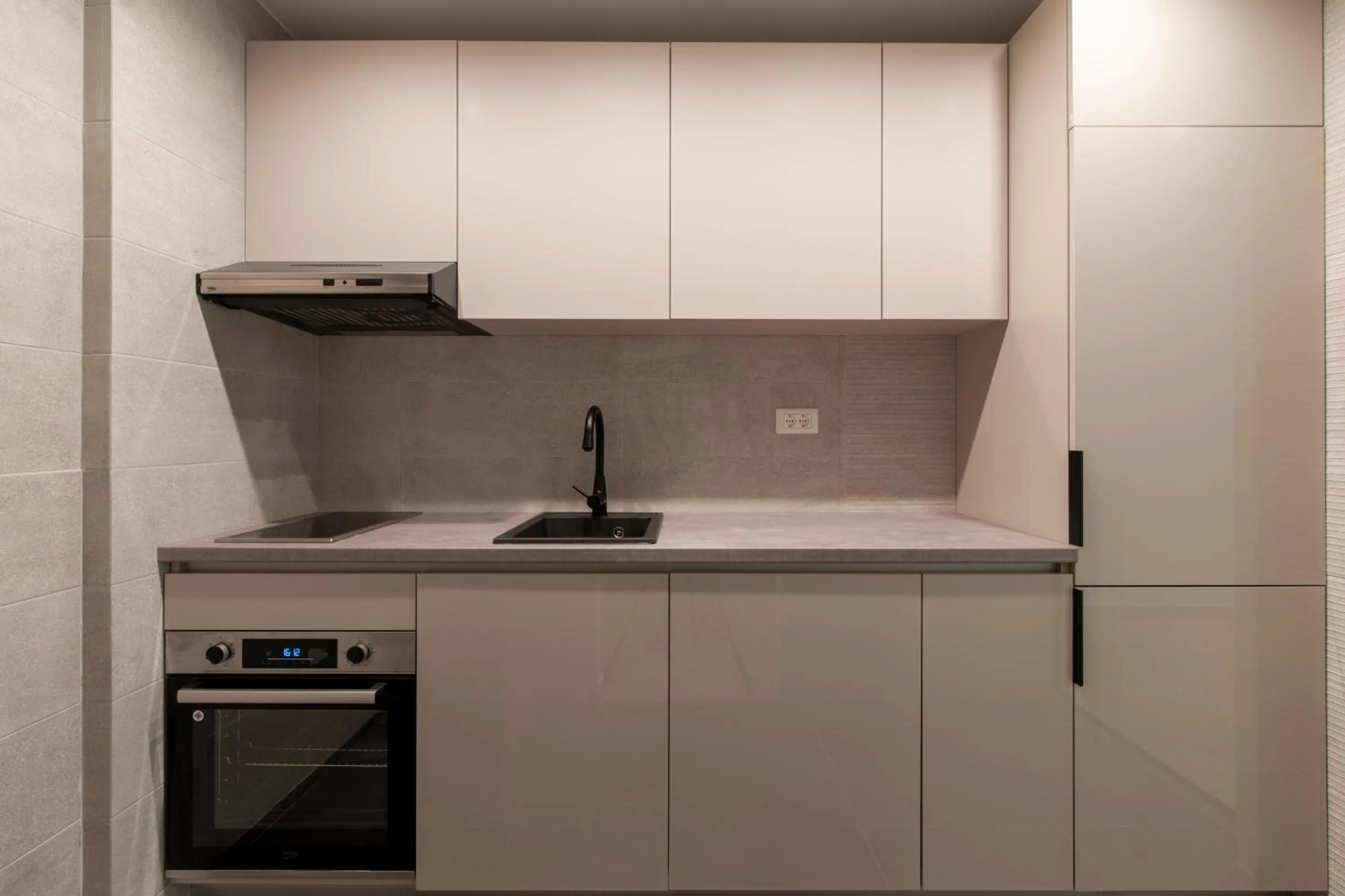 Kitchen or kitchenette in Soho Suites