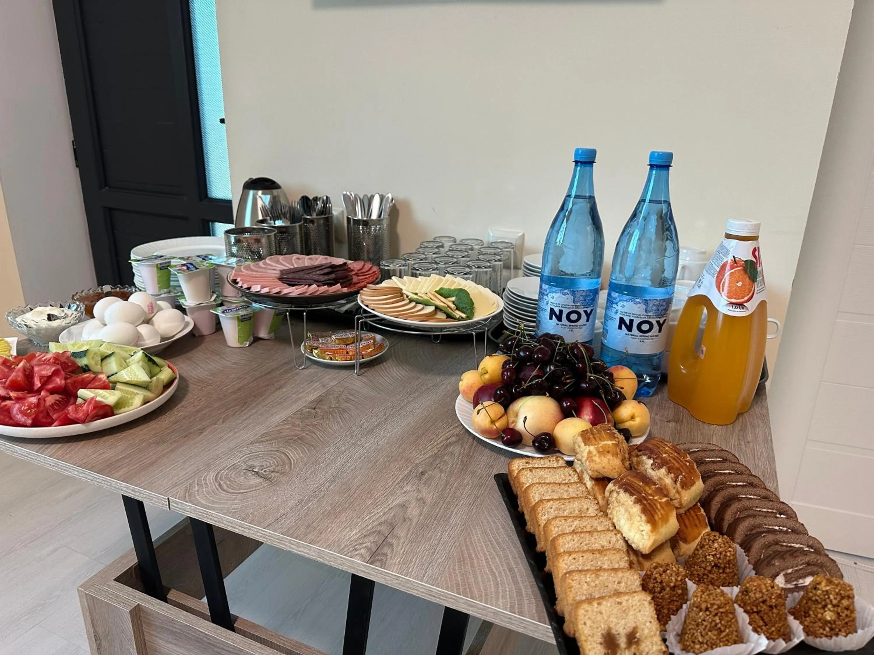 Breakfast in Hotel X