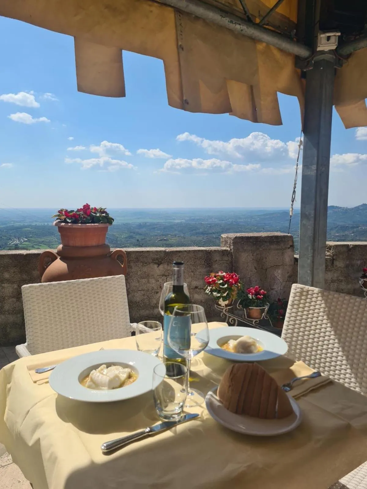 Food and drinks in The Life