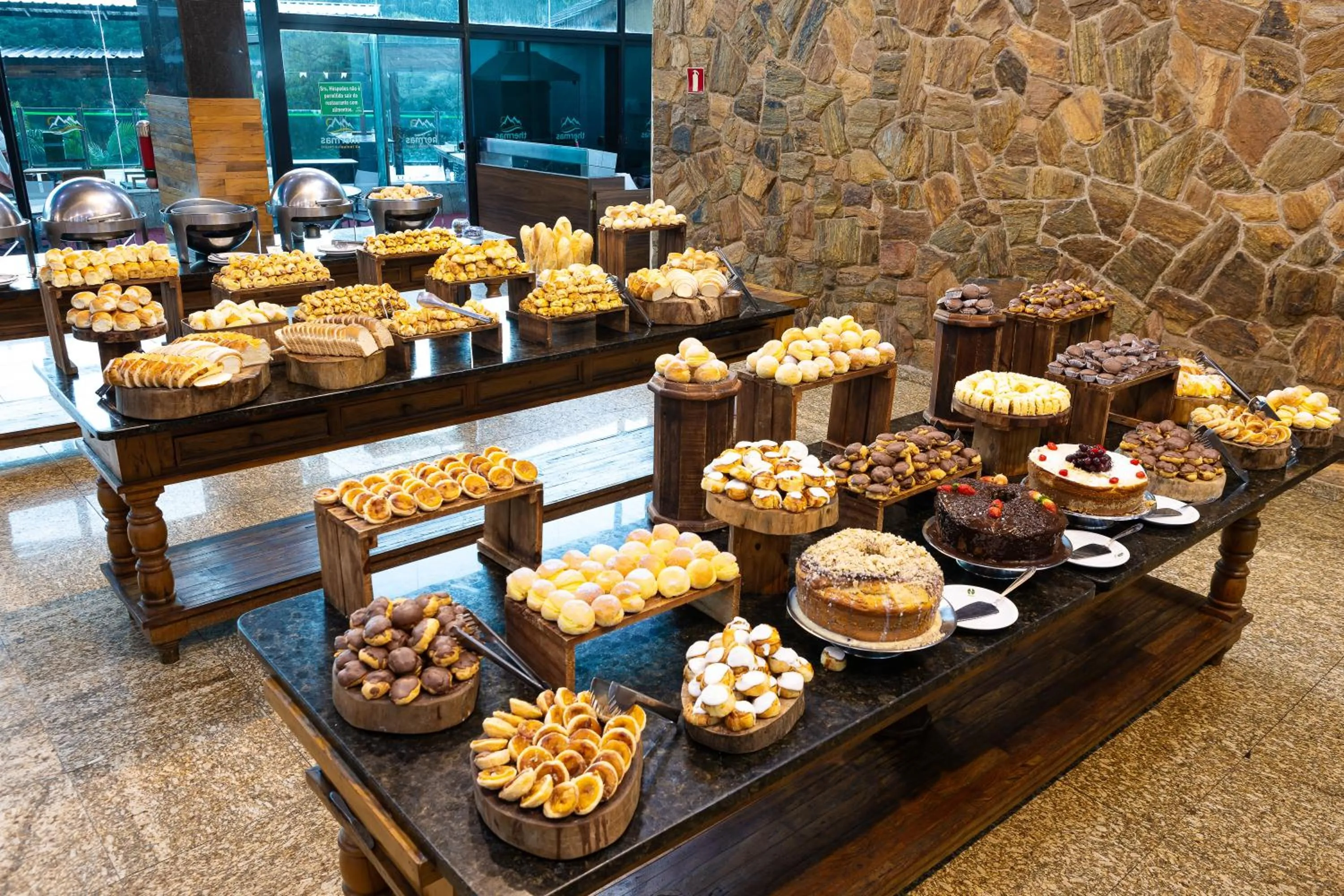 Food and drinks in Thermas All Inclusive Resort Poços de Caldas By Nacional Inn